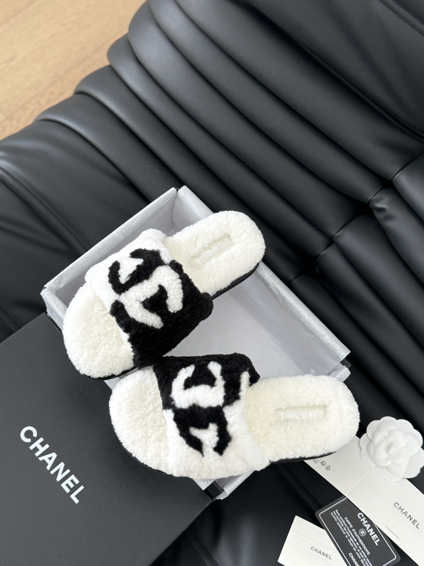 Chanel Classic Luxury Leather Shoe Loafer Ref 6