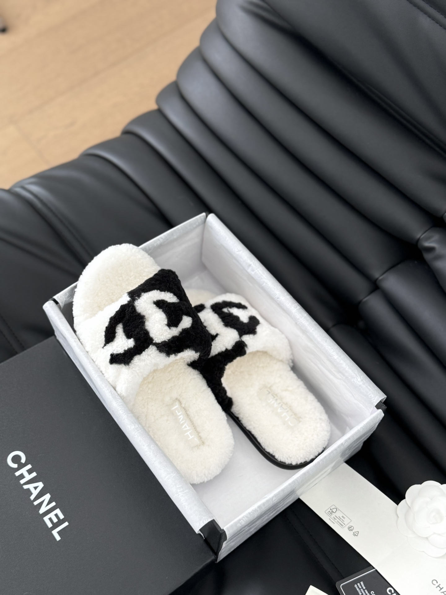 Chanel Classic Luxury Leather Shoe Loafer Ref 9