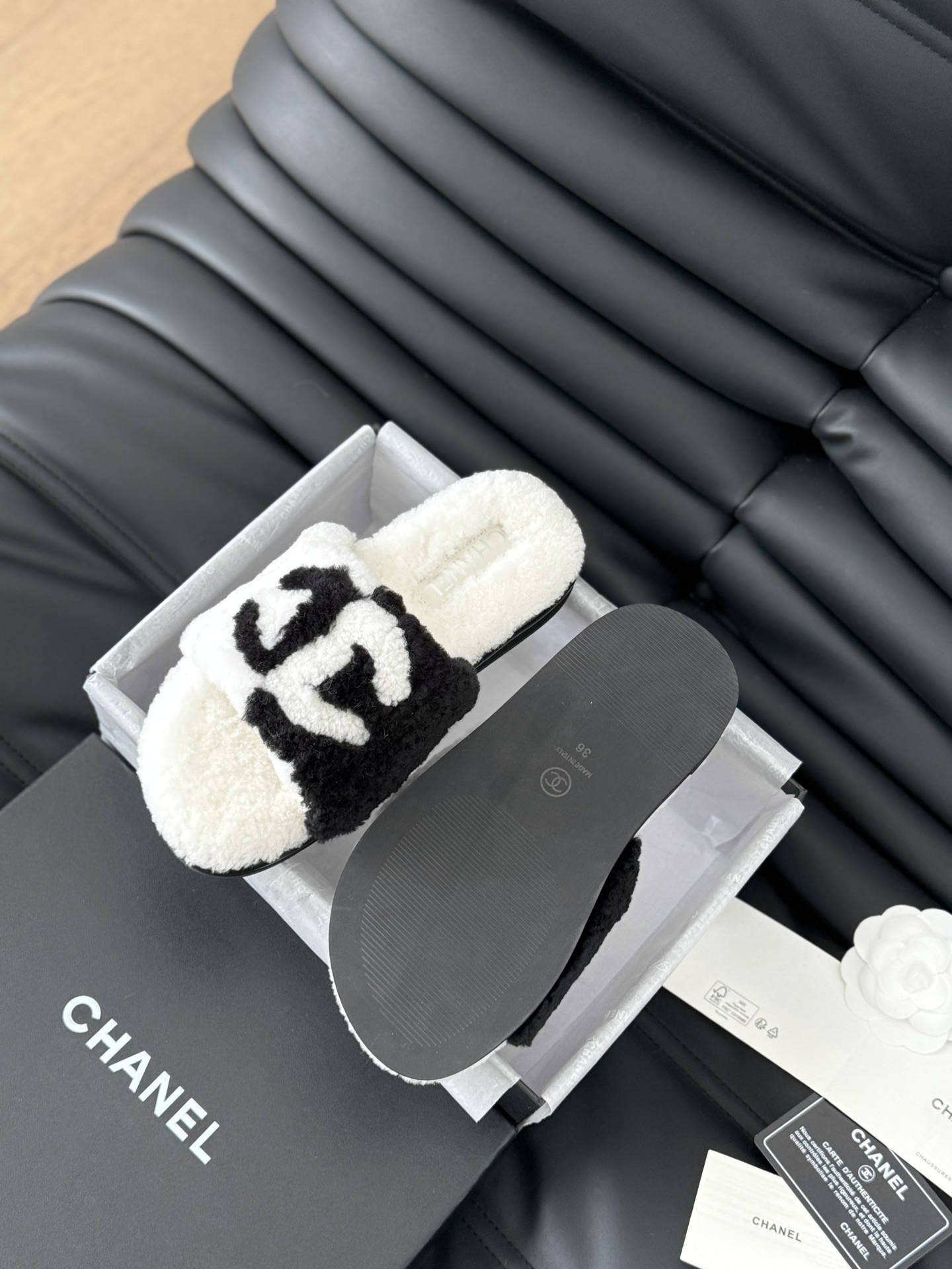 Chanel Classic Luxury Leather Shoe Loafer Ref 5