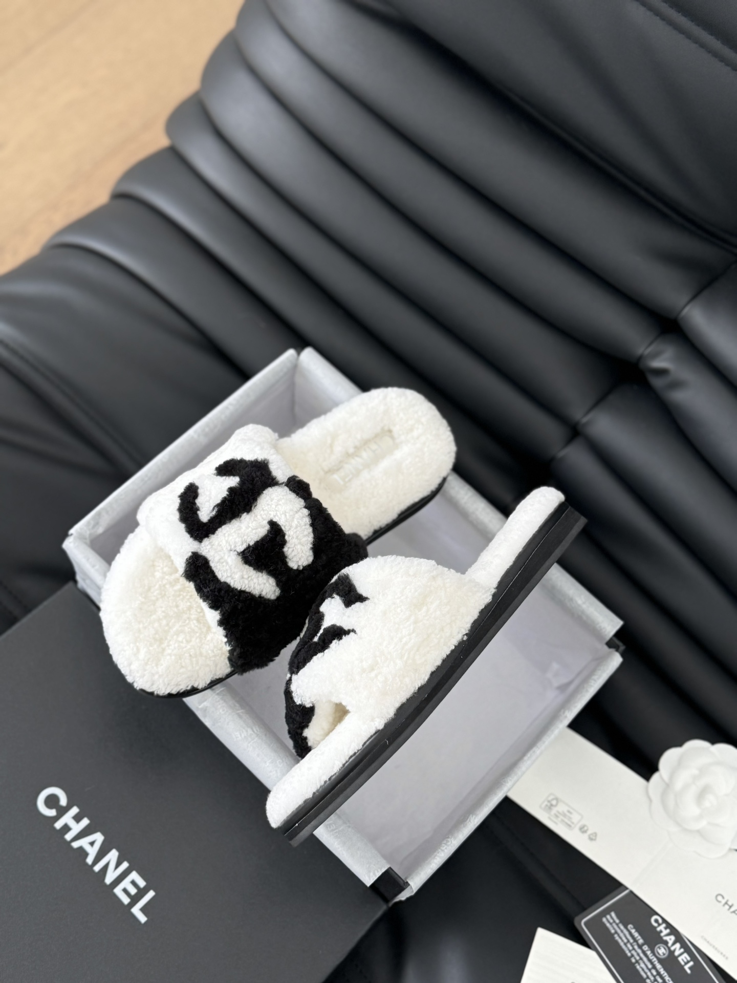 Chanel Classic Luxury Leather Shoe Loafer Ref 4