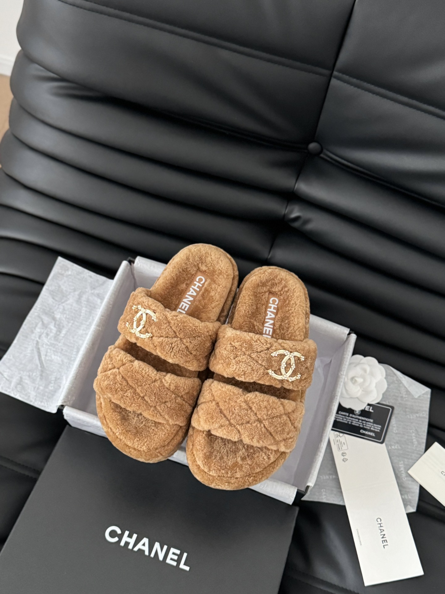 Chanel Zapatos Pantuflas Caucho Lana Colección otoño – invierno Casual