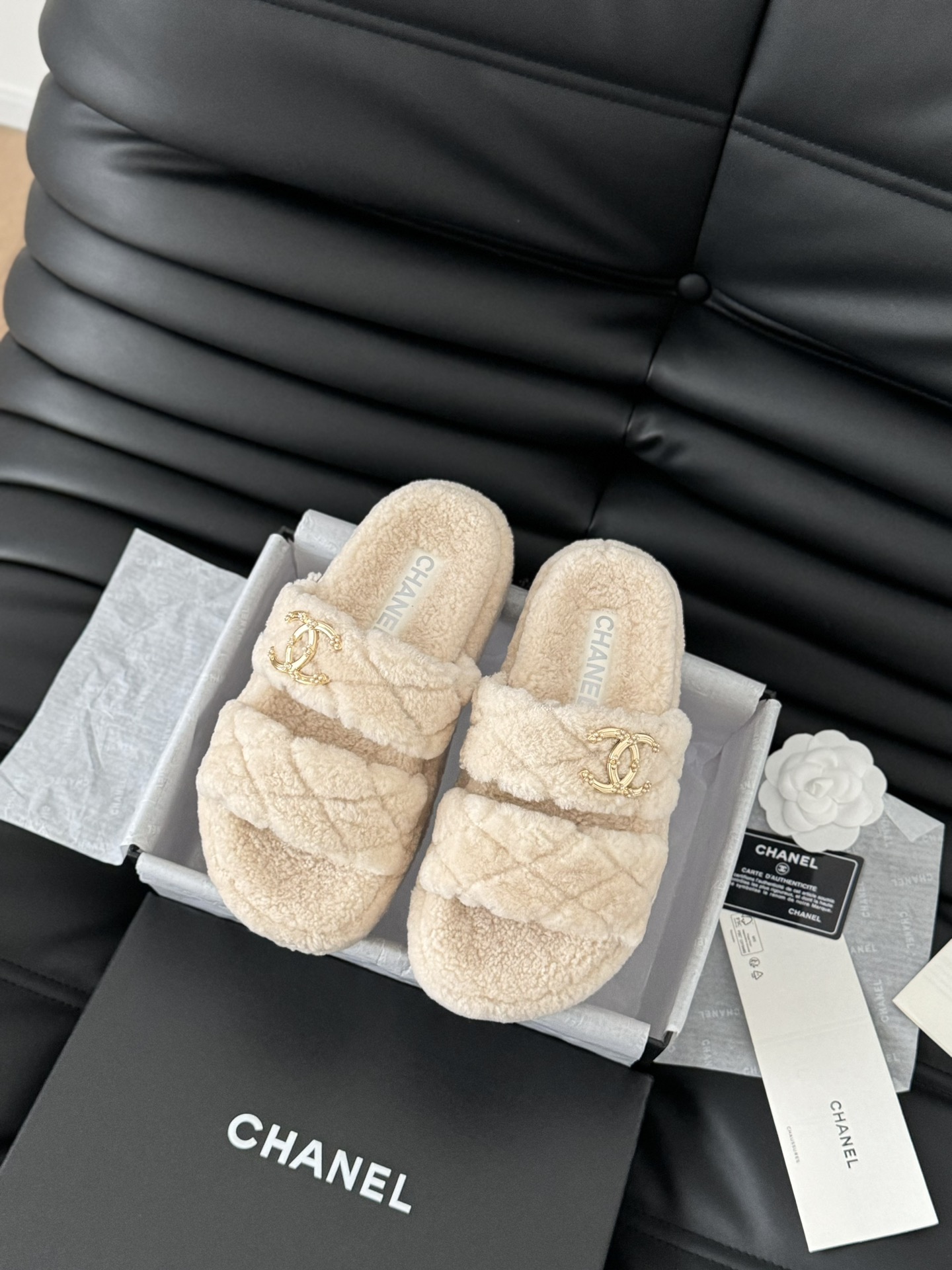 Chanel Zapatos Pantuflas Caucho Lana Colección otoño – invierno Casual