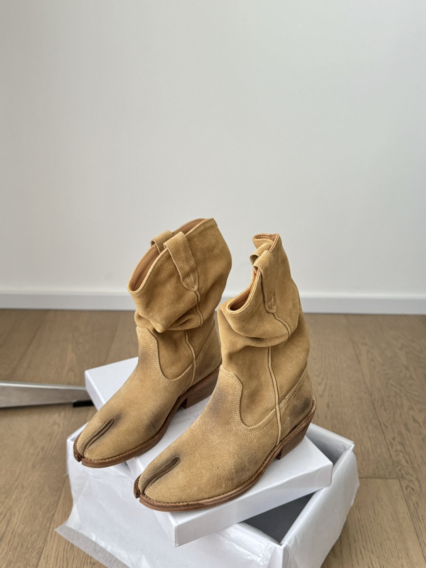 Cow Skin Western Cowboy Boots Sale: High-Quality Velvet and Leather, Various Sizes Available - 图片 4