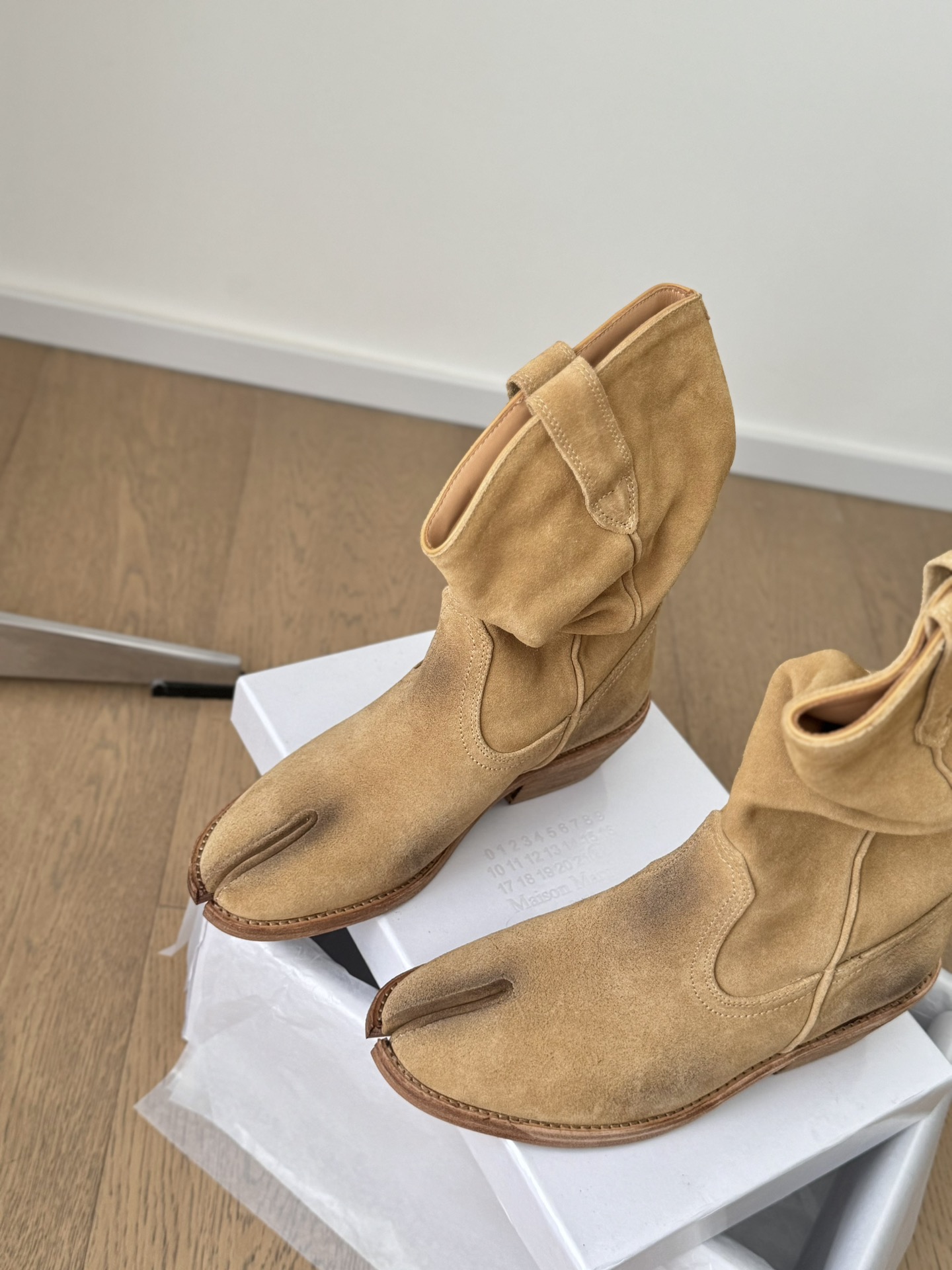Cow Skin Western Cowboy Boots Sale: High-Quality Velvet and Leather, Various Sizes Available - 图片 9