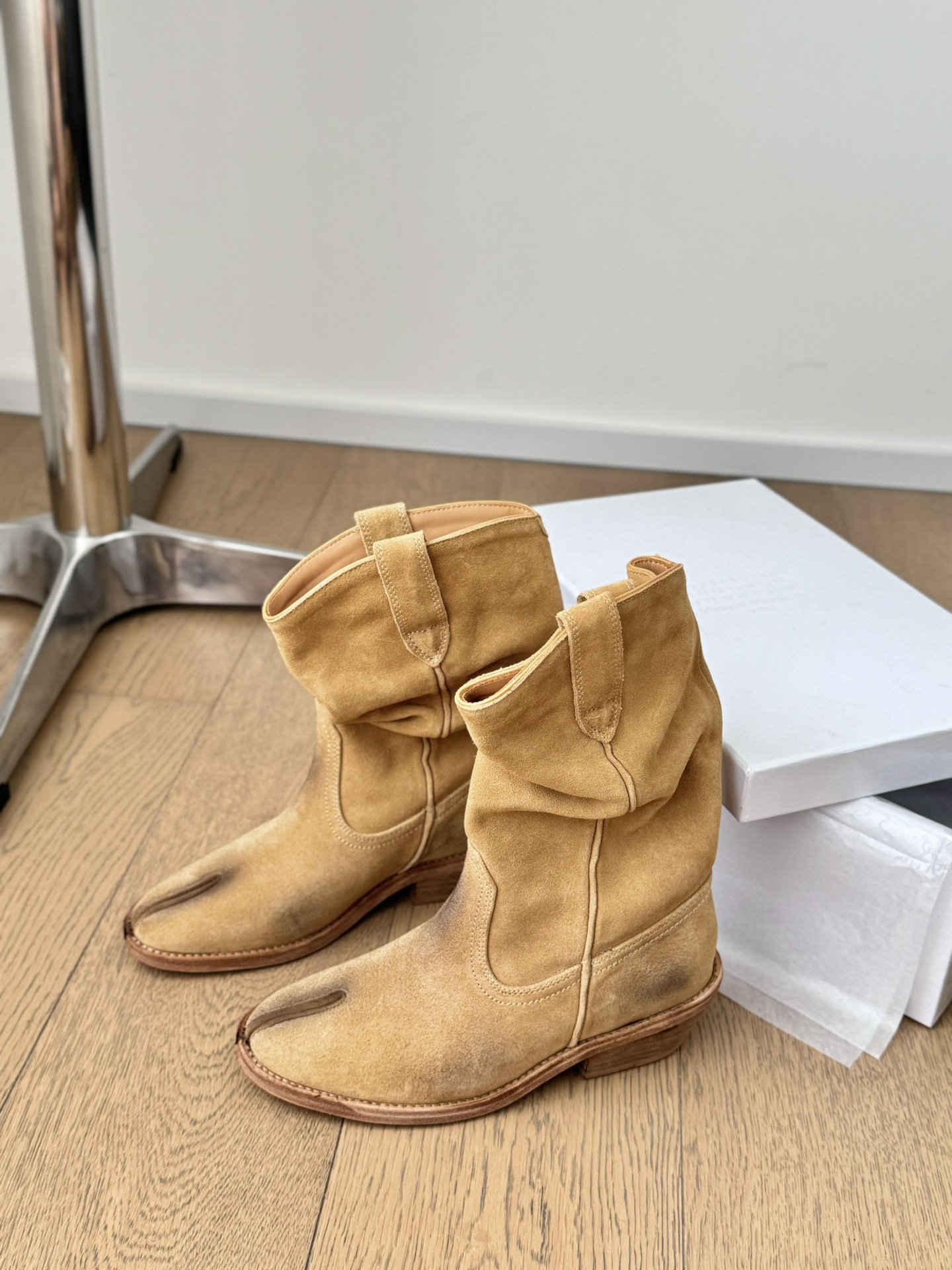 Cow Skin Western Cowboy Boots Sale: High-Quality Velvet and Leather, Various Sizes Available - 图片 2