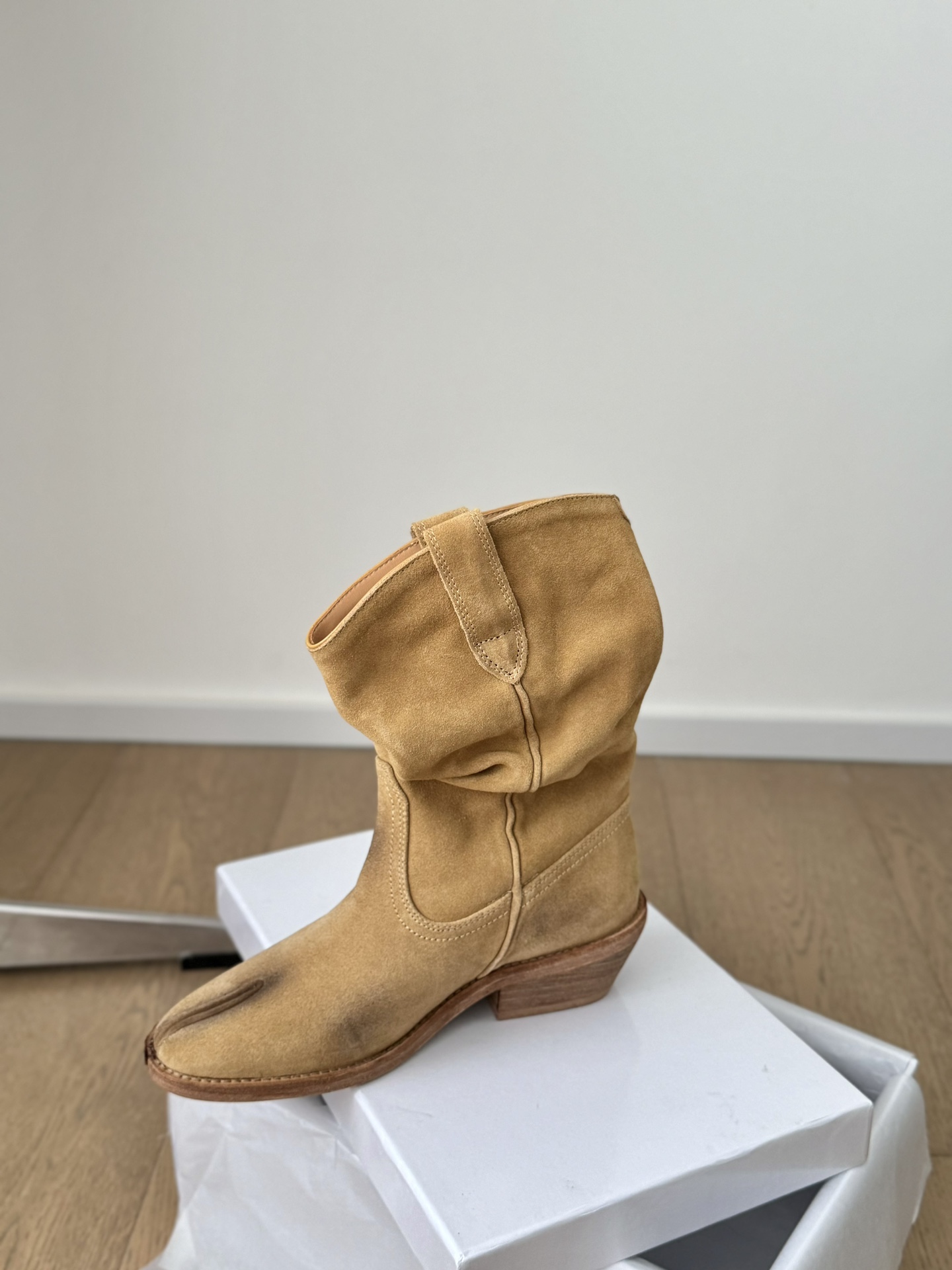 Cow Skin Western Cowboy Boots Sale: High-Quality Velvet and Leather, Various Sizes Available - 图片 5