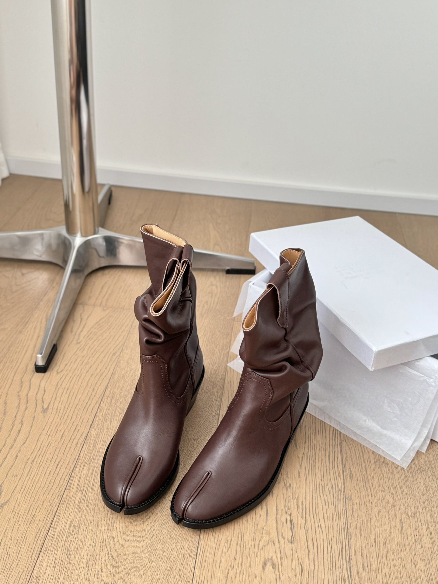 Cow Velvet and Skin Cowboy Boots: High-Quality Western Style, Various Sizes Available