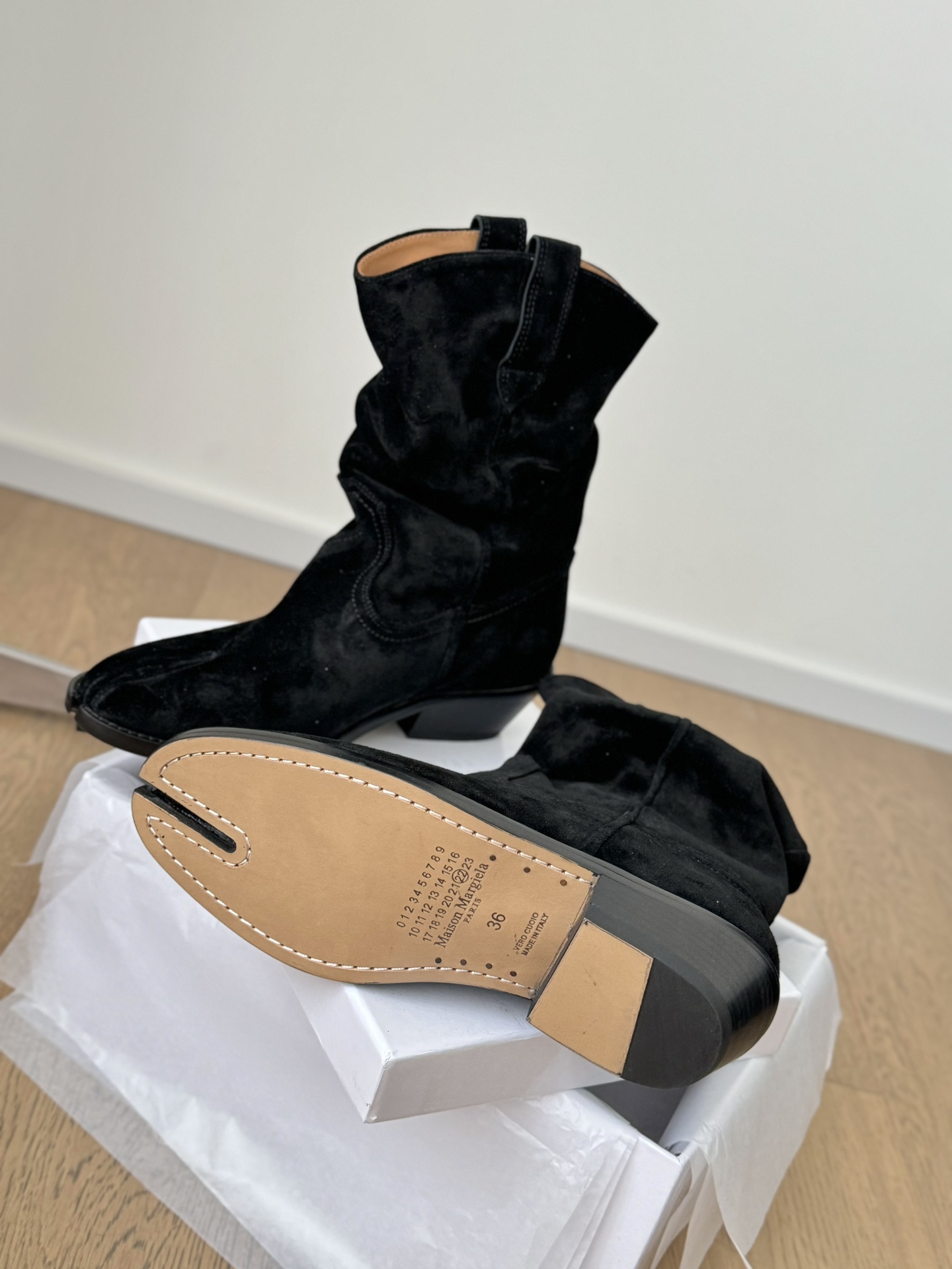 Western Cowboy Boots Sale: Cow Velvet, Cow Skin, High Quality Materials, Various Sizes - 图片 9
