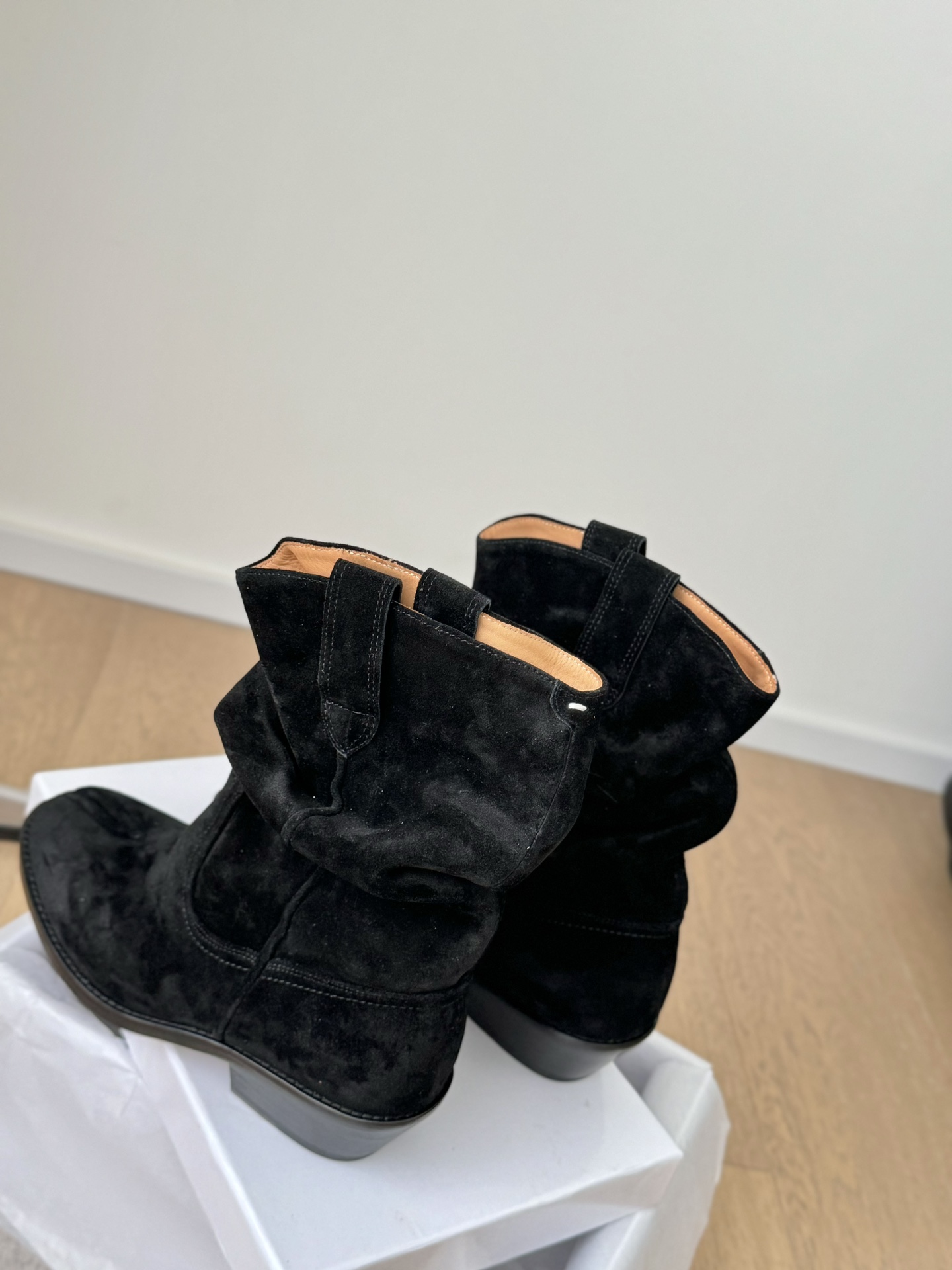 Western Cowboy Boots Sale: Cow Velvet, Cow Skin, High Quality Materials, Various Sizes - 图片 7