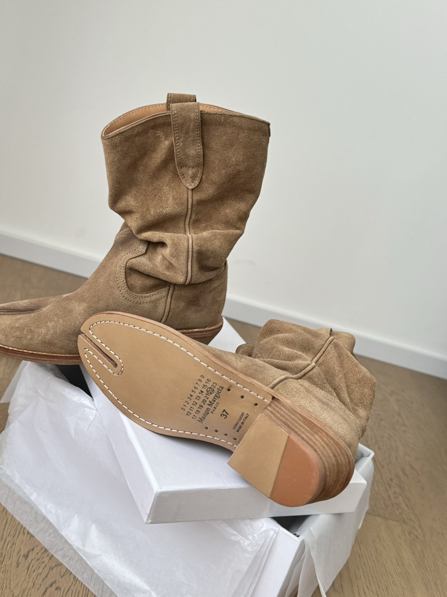 Western Cowboy Boots Sale: Cow Velvet, Cow Skin, High Quality Materials, Various Sizes - 图片 8