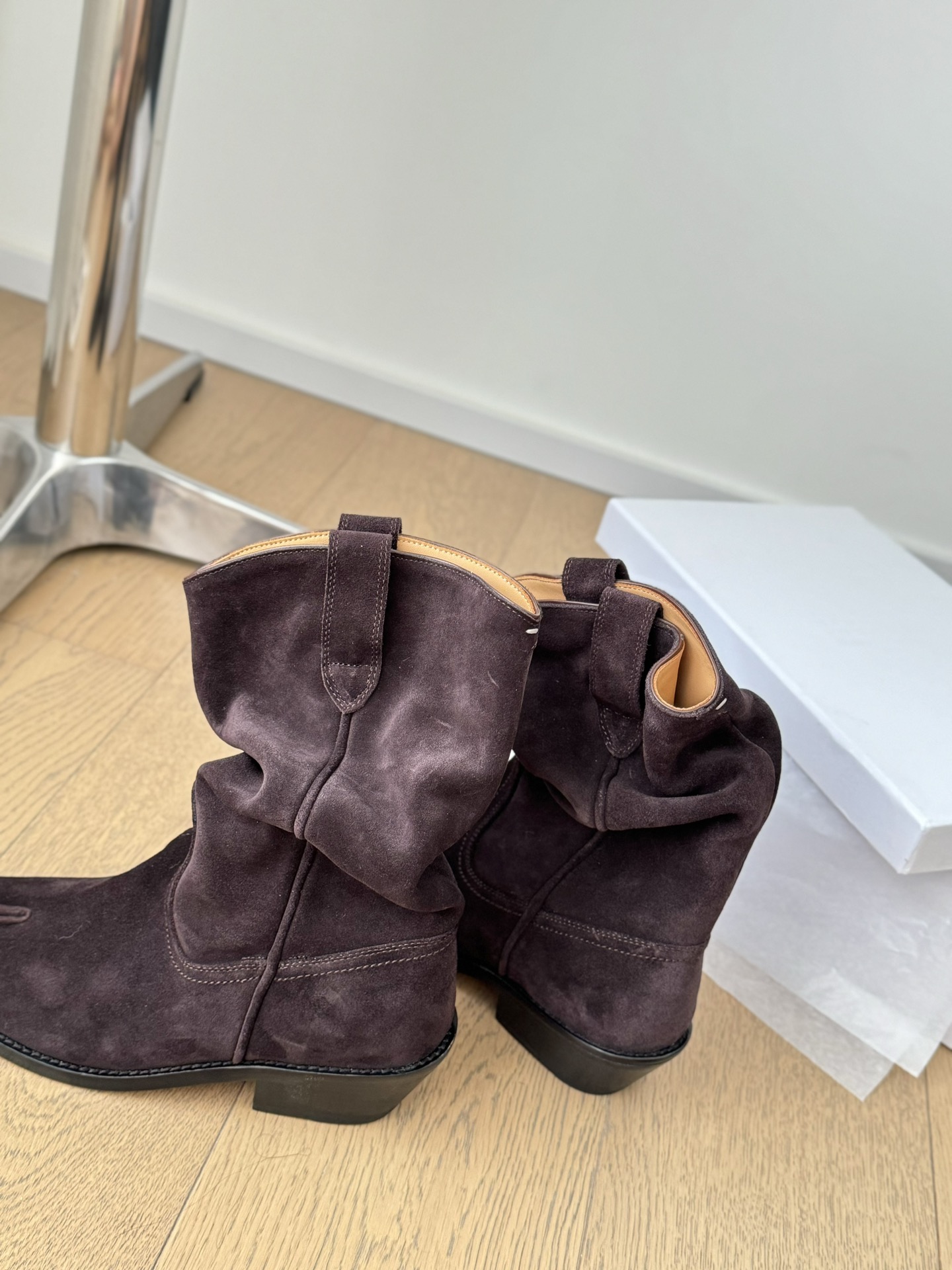 Western Cowboy Boots Sale: Cow Velvet, Cow Skin, High-Quality Materials, Various Sizes Available - 图片 6