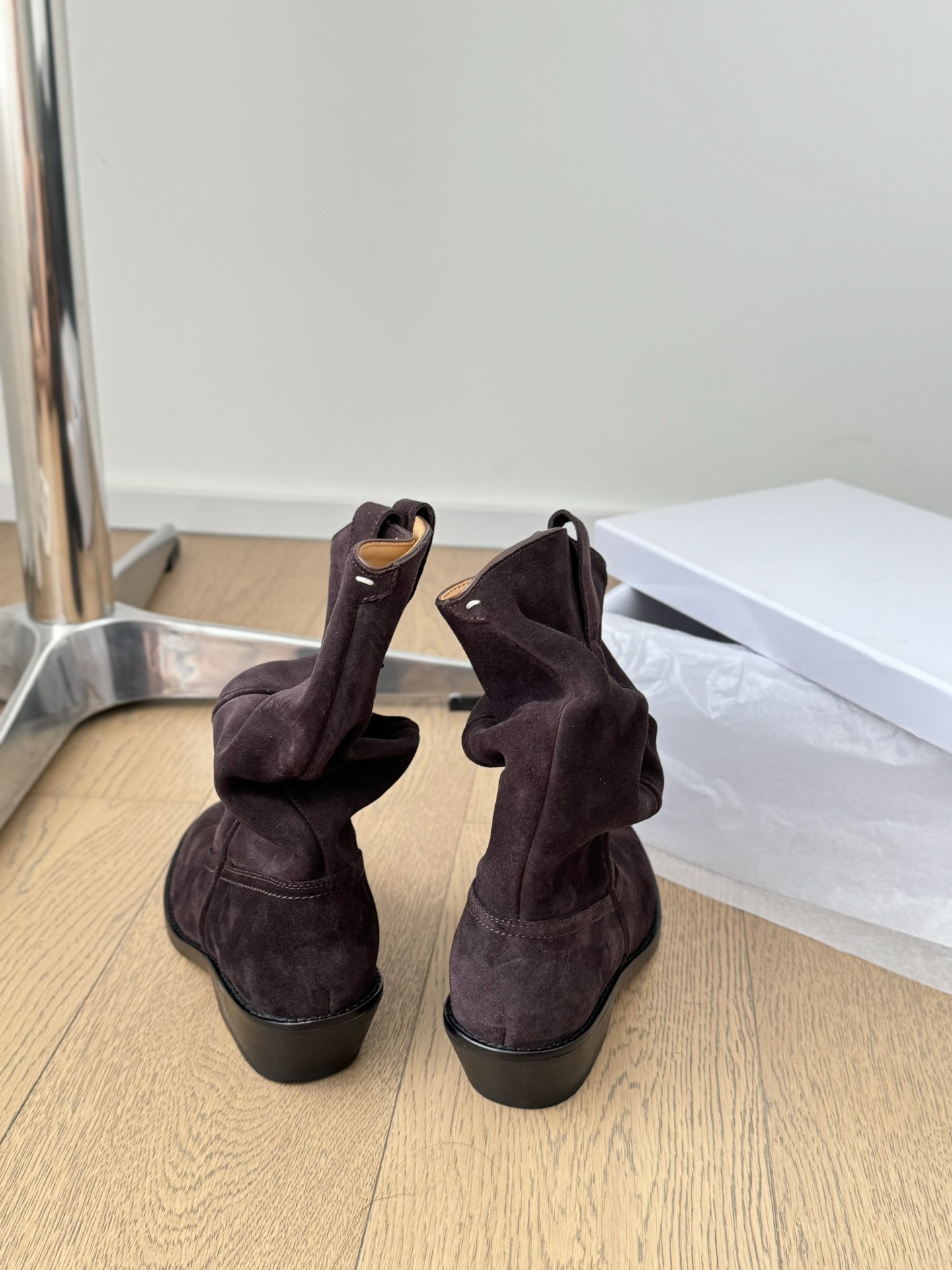 Western Cowboy Boots Sale: Cow Velvet, Cow Skin, High-Quality Materials, Various Sizes Available - 图片 4