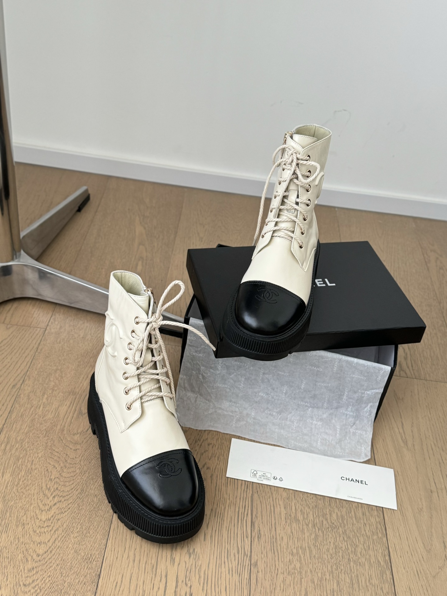 Chanel Classic Luxury Leather Shoe Loafer Ref.40E83180 8