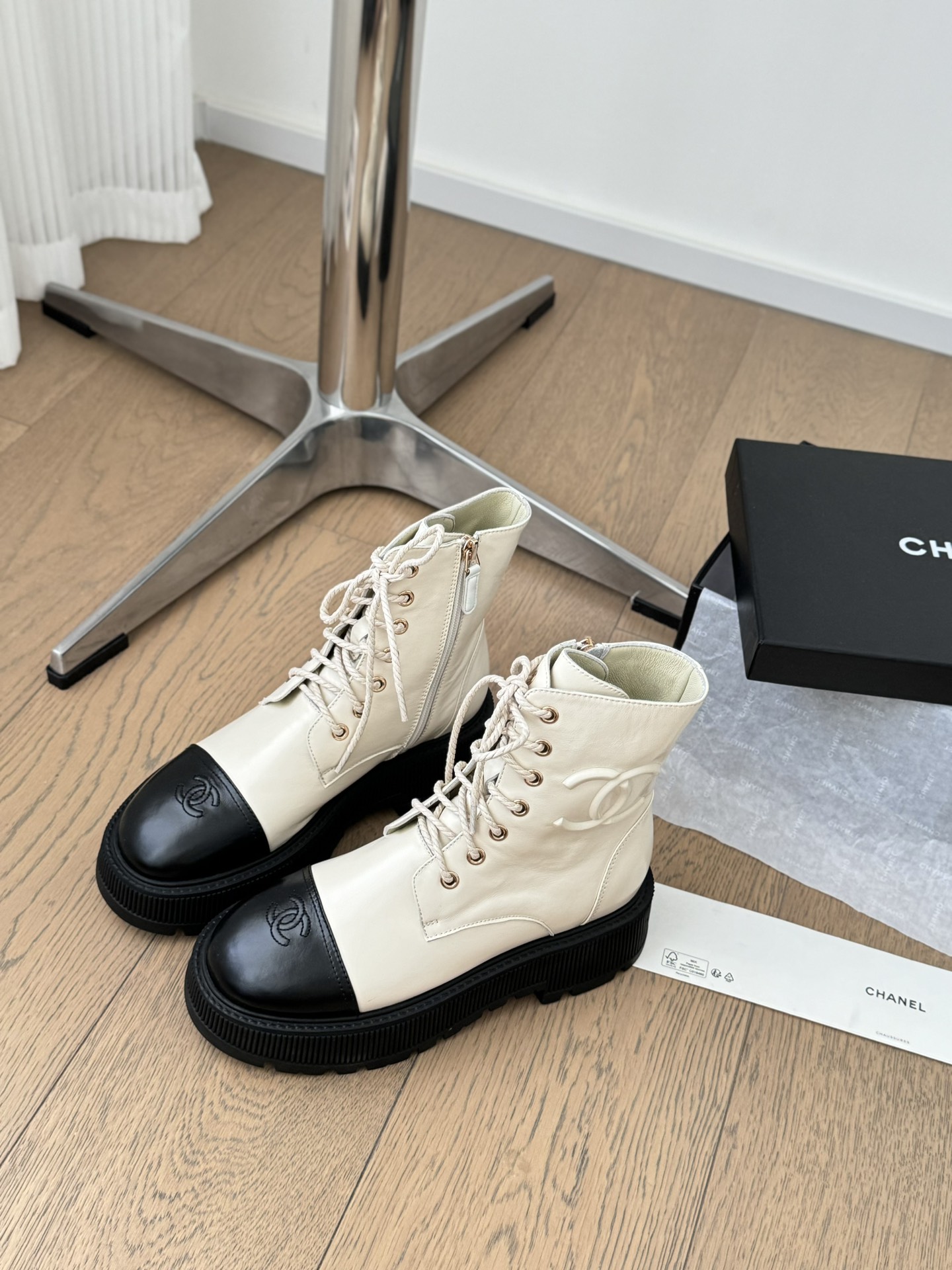 Chanel Classic Luxury Leather Shoe Loafer Ref.40E83180 6