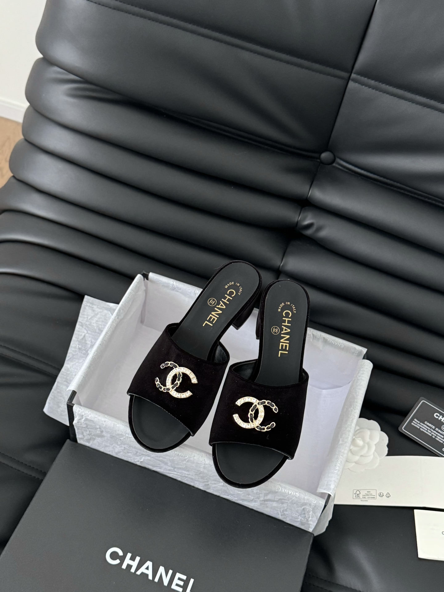 Chanel Scarpe Pantofole Grigio Cuoio genuino Pelle di pecora Collezione Primavera/Estate