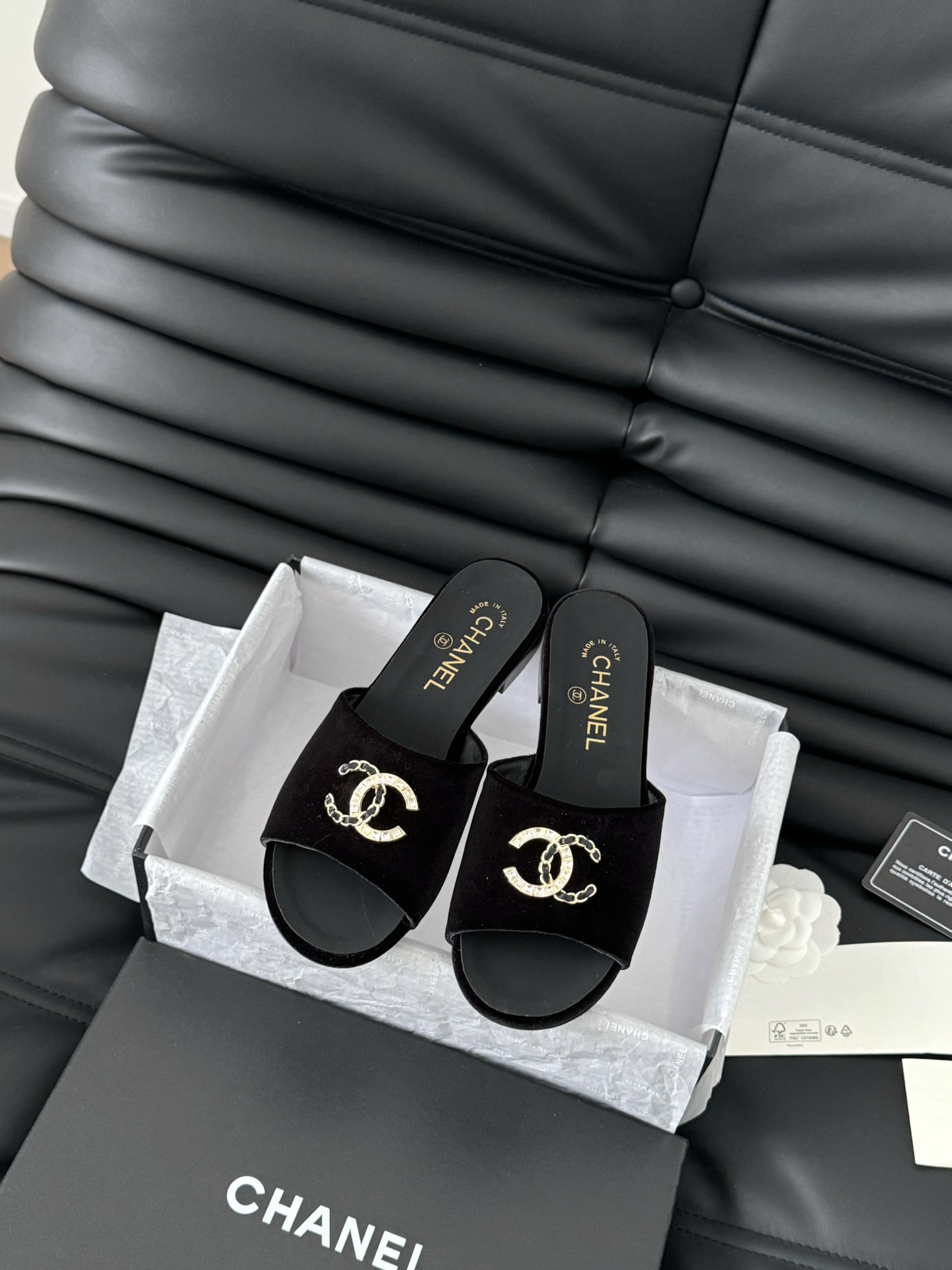 Chanel Scarpe Pantofole Grigio Cuoio genuino Pelle di pecora Collezione Primavera/Estate