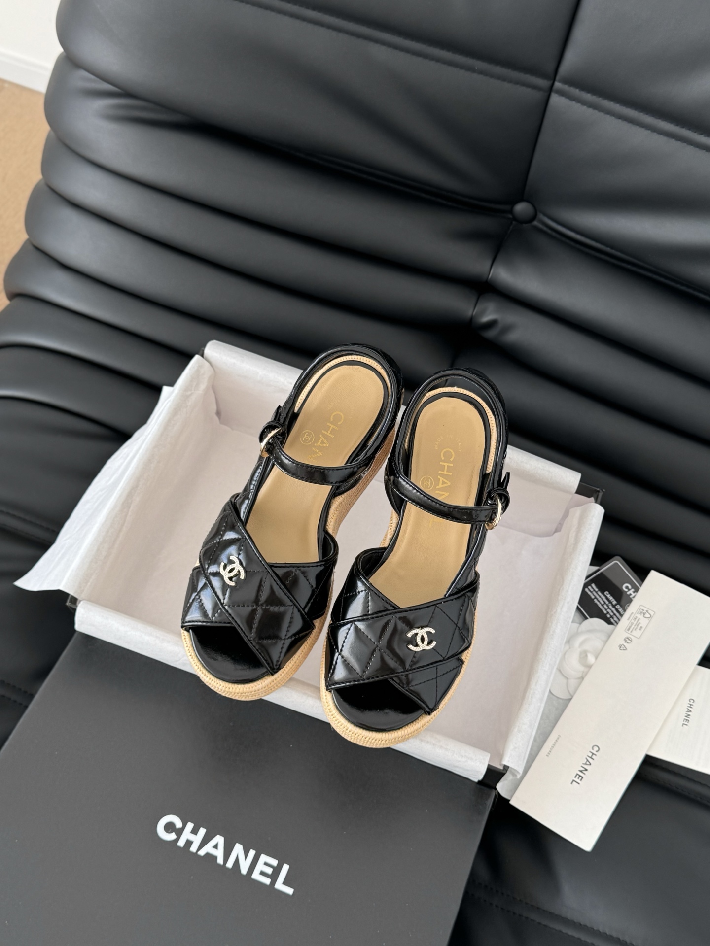 NO:891055,Catwalk thick-soled platform sandals, top quality, original customization, purchasing agent level!  Imported specific fabrics, waterproof platform 4cm, heel 12cm, very stable after putting on the foot!  Put on immediately 2.8 meters, sheepskin lining, original outsole Size: 35-39 [customized for 40], high-heeled sandals, sandals, high heels, sheepskin19860909走秀款厚底防水台凉鞋 顶级品质 原版定制 代购级别！ 进口特定面料,防水台4cm,后跟12cm 上脚后很稳！穿上立马两米八 内里垫脚羊皮,原版大底 Size:35-39 [40定做],高跟鞋凉鞋,sandals,high heels,sheepskin,Women's Shoes