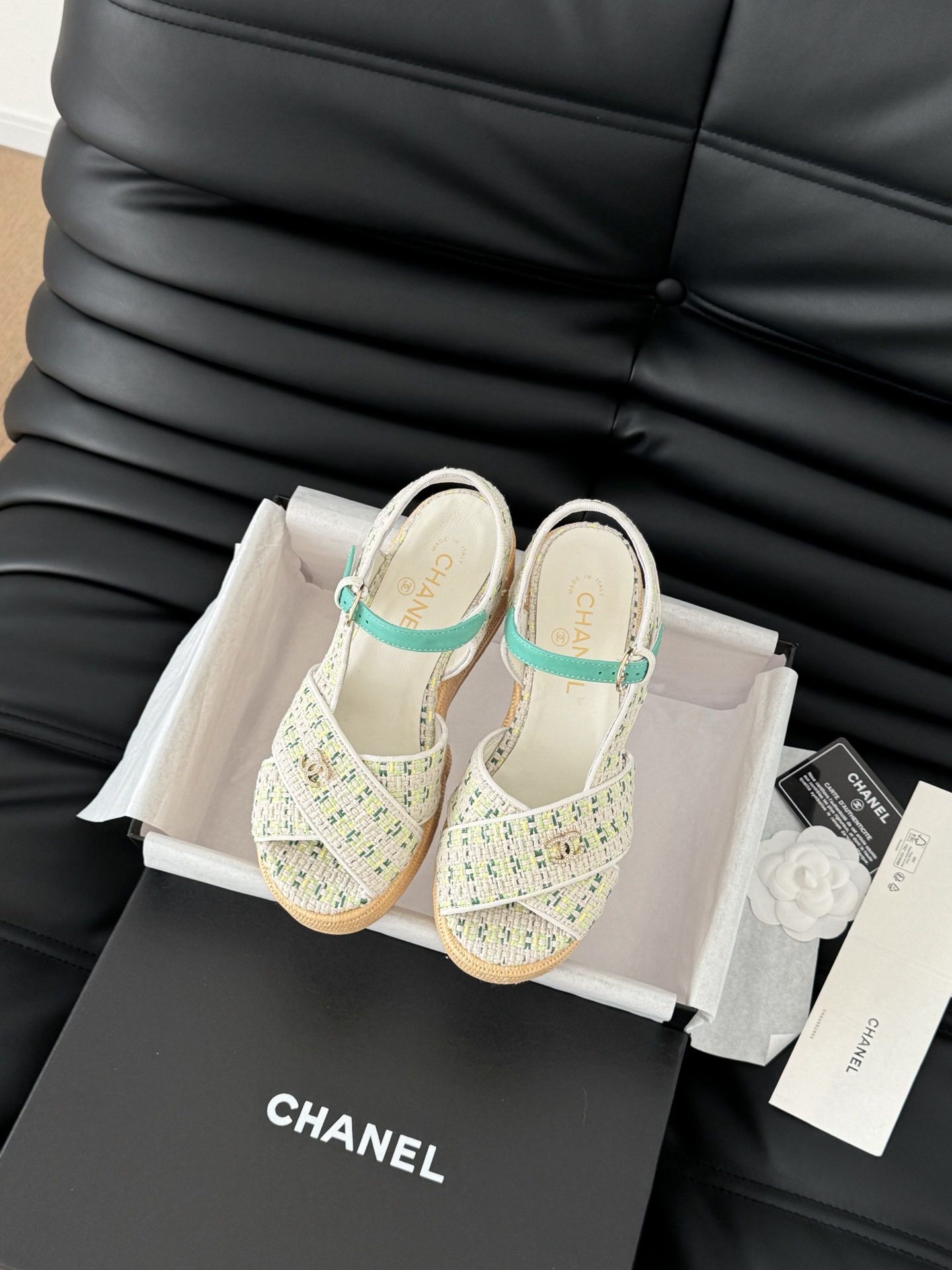 NO:164937,Chanel 25C showcase thick-soled platform sandals!  Upper Yangjing, waterproof platform 4cm, heel 12cm!  It's very stable after getting on!  Wearing a 2.8-meter-long inner foot padded sheepskin, original outsole. Size: 35-39 40 custom made, sandals, chanel, sandals, sheepskin, sheep19860909Chanel 25C秀款厚底防水台凉鞋！ 鞋面羊京,防水台4cm,后跟12cm！ 上脚后很稳！穿上立马两米八 内里垫脚羊皮,原版大底. Size:35-39 40定做,凉鞋,chanel,sandals,sheepskin,sheep,Women's Shoes