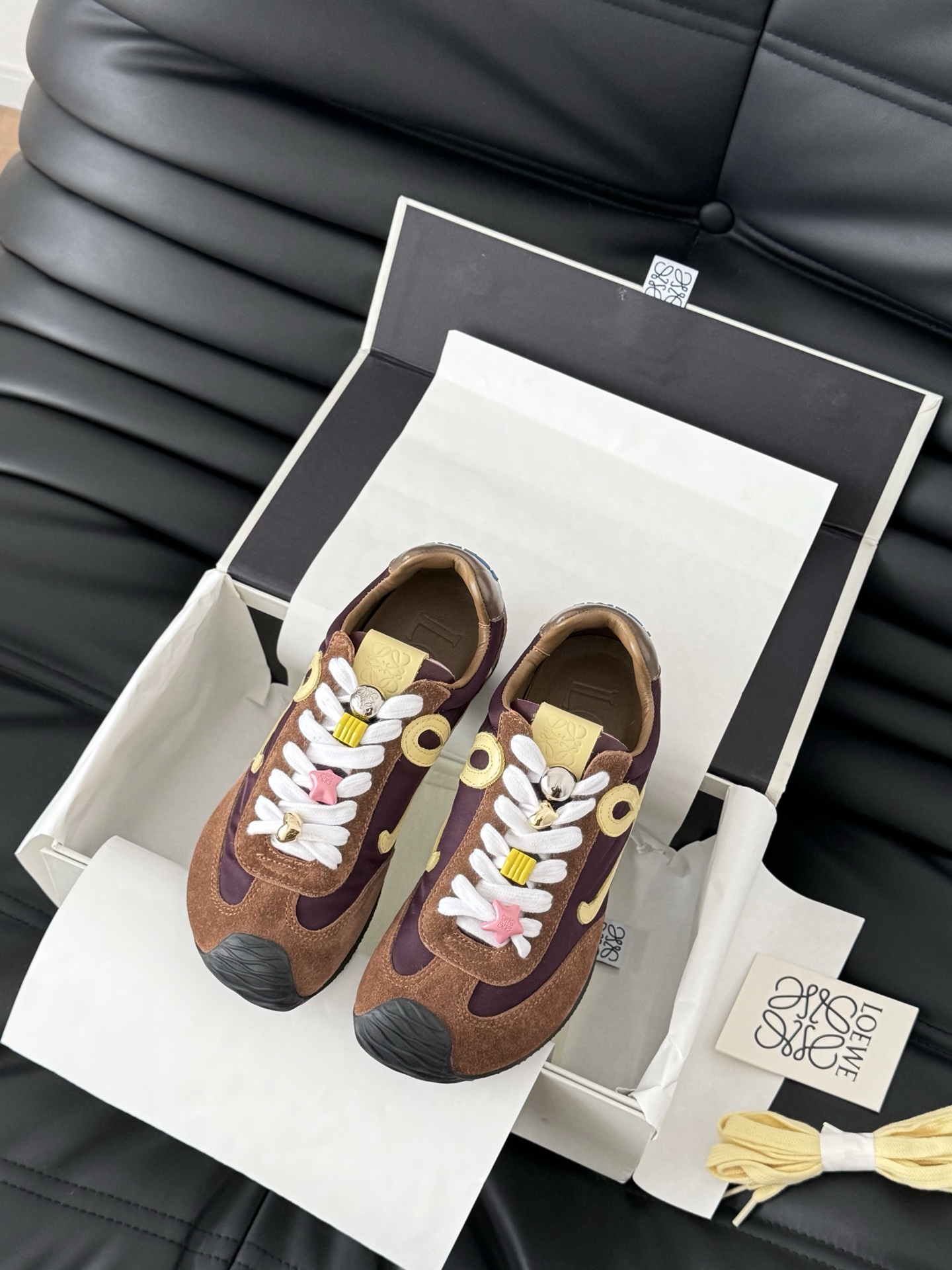 NO:164929,Loewe 2025 new German training sneakers, cute and retro, and planted grass. Luo Yiwei embarks on a new path, retro and cute, light, comfortable and versatile, running and running are popular. Size: 35-40, casual shoes/sports shoes, loewe, loewe, sneakers19860909Loewe 2025新款德训运动鞋 可可爱爱又复古种草了 罗意威走上新道路 复古又萌萌 轻便舒适又百搭 跑步暴走都吃香呐 Size:35-40,休闲鞋/运动鞋,loewe,loewe,sneakers,Women's Shoes