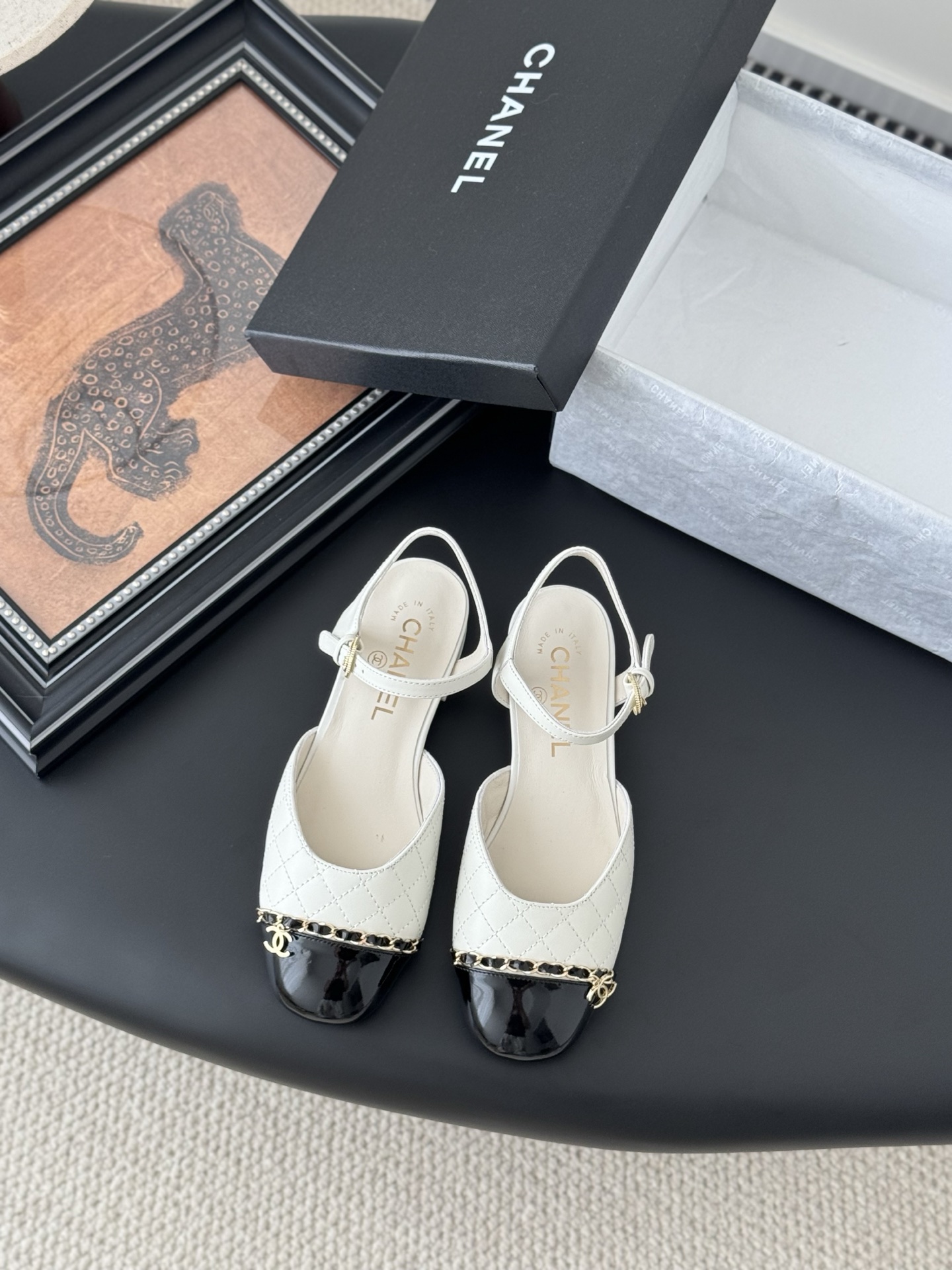 NO:259386,Chanel 25K new Mary Jane single shoe series High-quality version, complete colors~ Welcome to recommend upper sheepskin inner sheepskin genuine leather sole Size: 35-39 Other sizes customized, single shoe Mary Jane, chanel, mary jane, sheepskin, Leather soles19860909Chanel 25K新款玛丽珍单鞋系列 高版本高品质,全颜色做齐全～ 欢迎主推 鞋面羊皮 内里羊皮 真皮大底 Size:35-39 其他码数定做,单鞋玛丽珍,chanel,mary jane,sheepskin,Leather soles,Women's Shoes