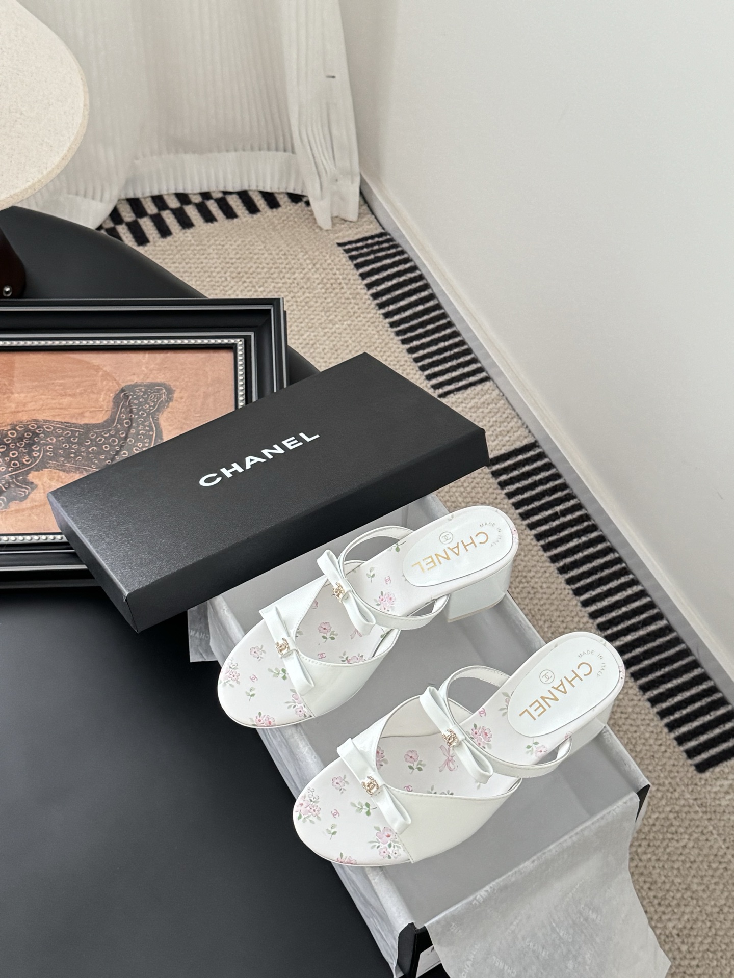 Chanel 2025P Bow Heeled Sandals: Elegant Leather Mules with Floral Accents 10 i1743857706828 1395 0 8