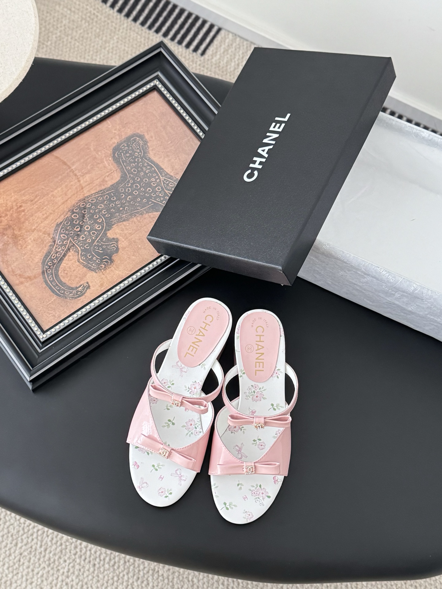 Chanel 2025P Pink Leather Bow Heeled Sandals - Elegant Comfort & Style 3 i1743857721419 3871 0 0