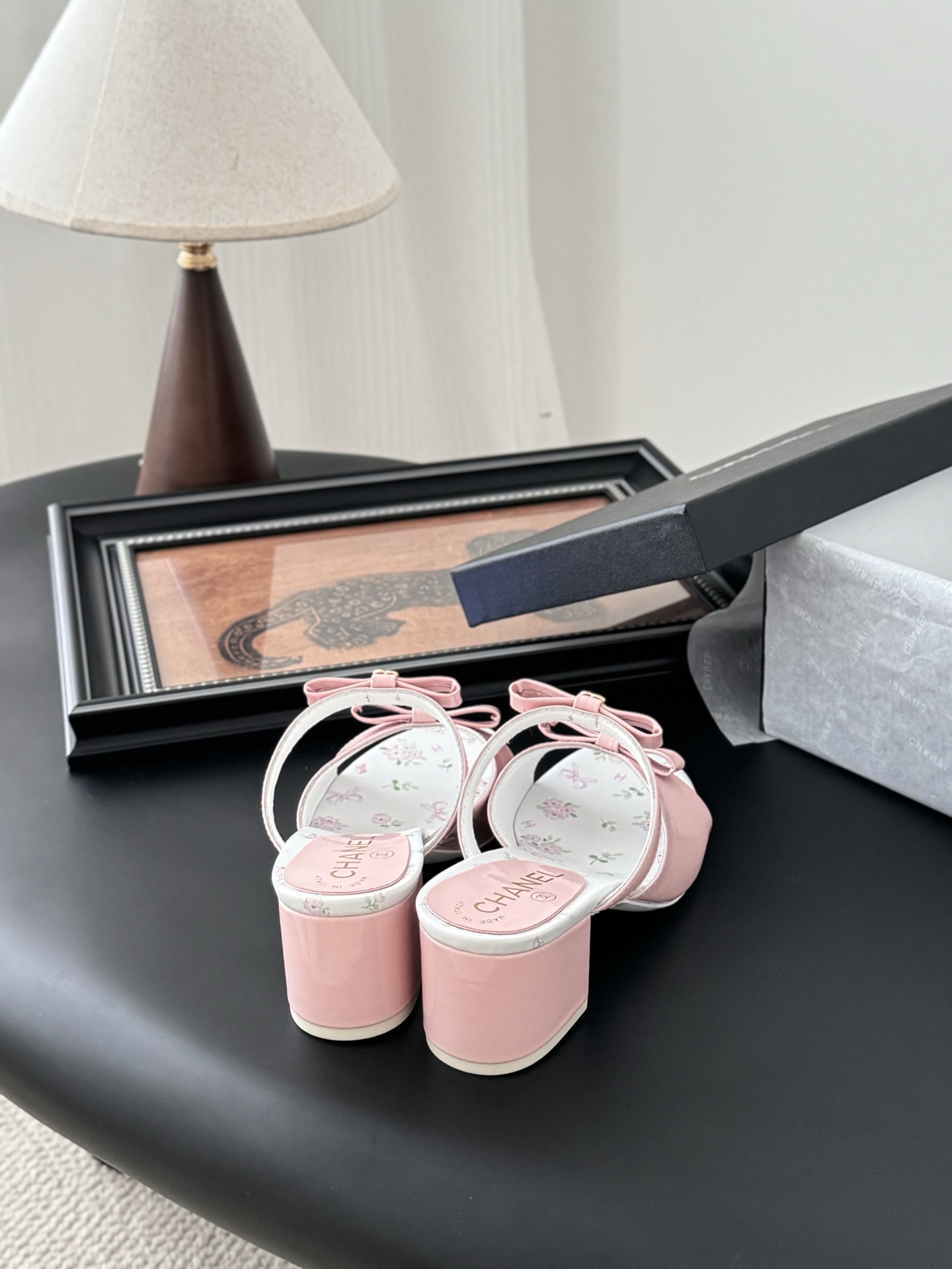 Chanel 2025P Pink Leather Bow Heeled Sandals - Elegant Comfort & Style 5 i1743857721468 1090 0 2