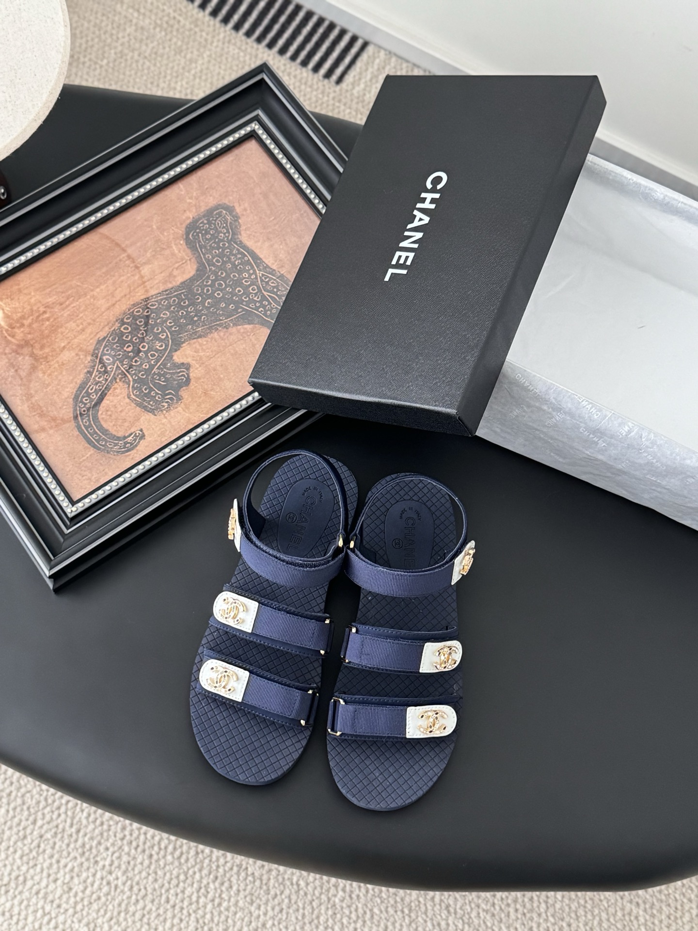 NO:259361,Chanel 25K new Velcro beach shoes original mold opening high quality!  Environmentally friendly mold opening PVC, original outsole!  Size:35-40, sandals, chanel, sandals19860909Chanel 25K新款魔术贴沙滩鞋 原版开模高品质！ 环保开模PVC,原版大底！ Size:35-40,凉鞋,chanel,sandals,Women's Shoes