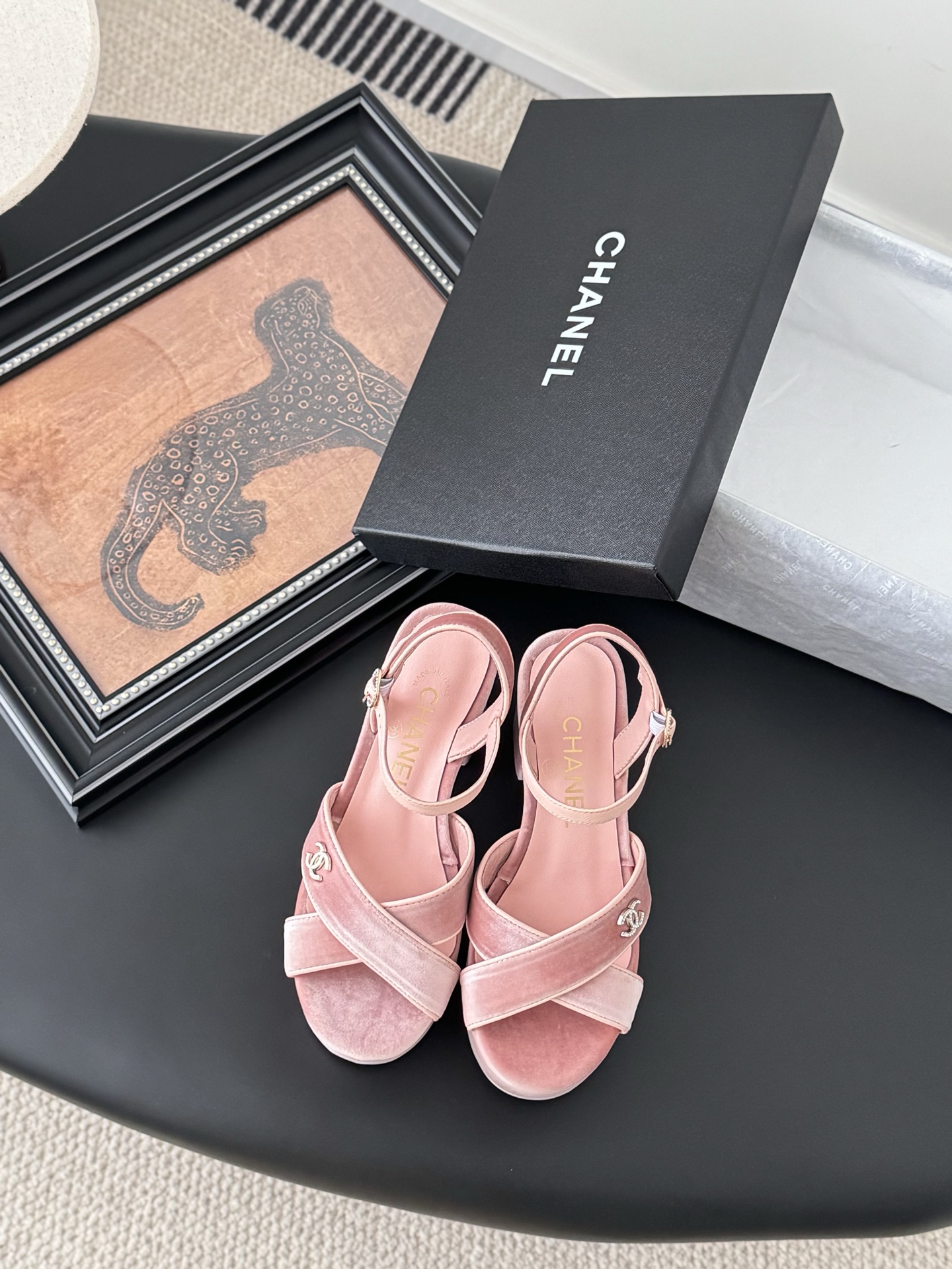 Chanel 25A Pink Velvet Platform Sandals - Spring/Summer Collection 3 i1743858632242 7891 0 0
