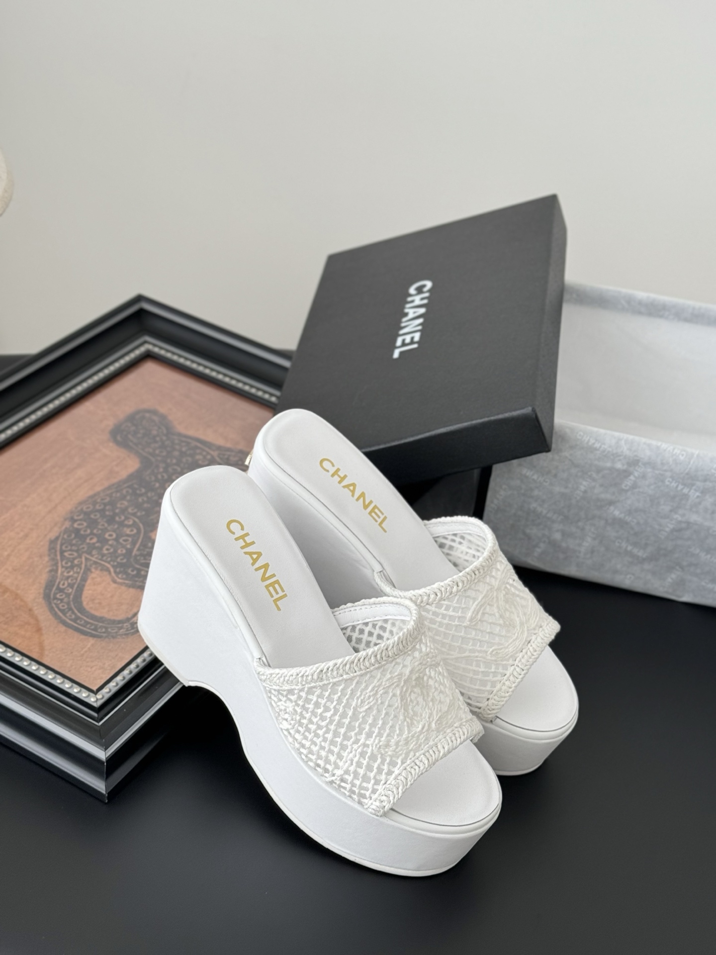 Chanel 25P Runway Platform Sandals White Embroidery Lambskin Leather 8 i1744128300608 9310 0 6