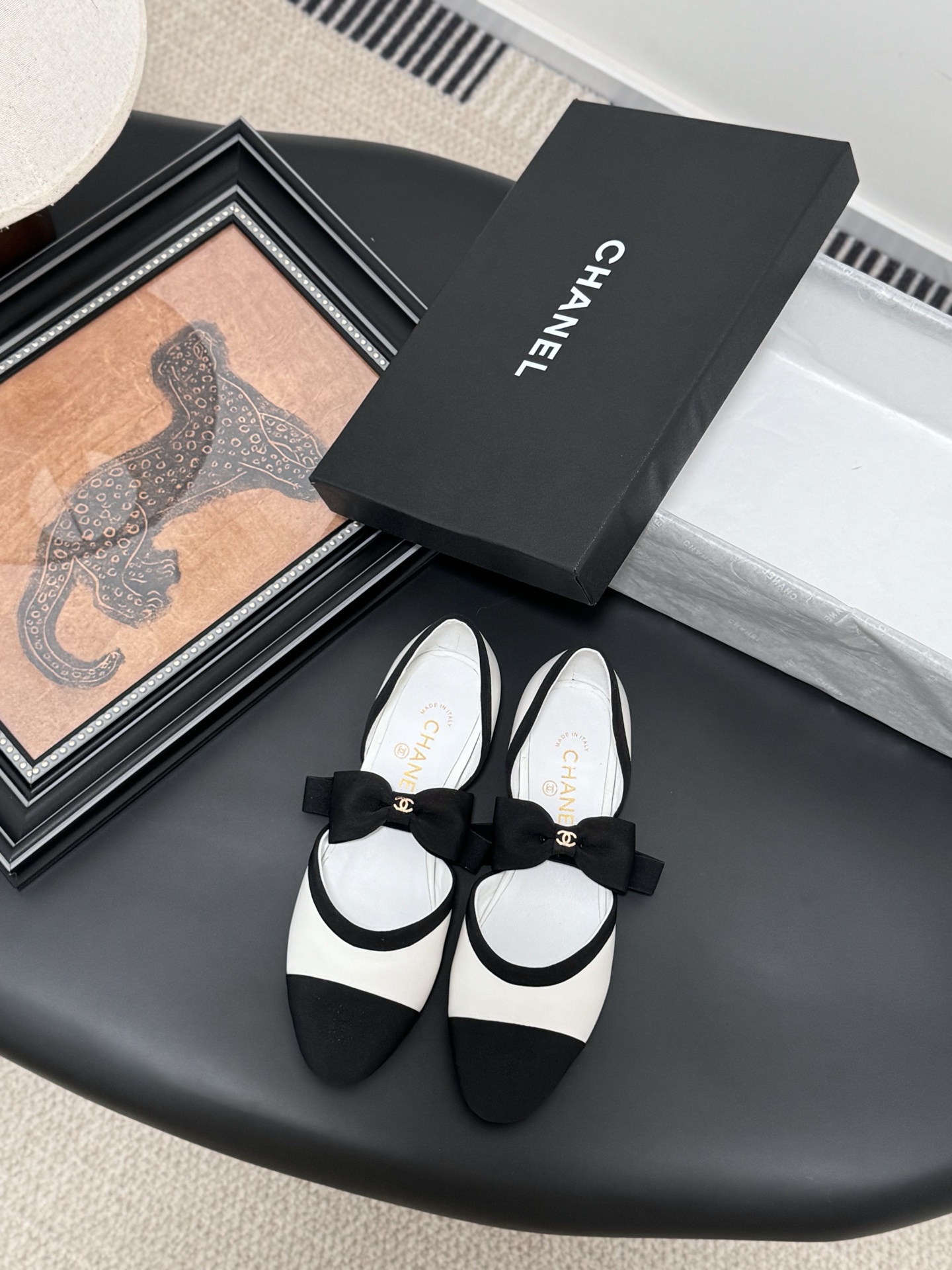 NO:265004,Chanel 25K Mary Jane hollow single shoe series High version high quality, complete colors~ Welcome to recommend upper sheepskin inner sheepskin leather outsole Size: 35-39 Other sizes customized, Mary Jane, chanel, mary jane, sheepskin, Leather soles19860909Chanel 25K玛丽珍中空单鞋系列 高版本高品质,全颜色做齐全～ 欢迎主推 鞋面羊皮 内里羊皮 真皮大底 Size:35-39 其他码数定做,玛丽珍,chanel,mary jane,sheepskin,Leather soles,Women's Shoes