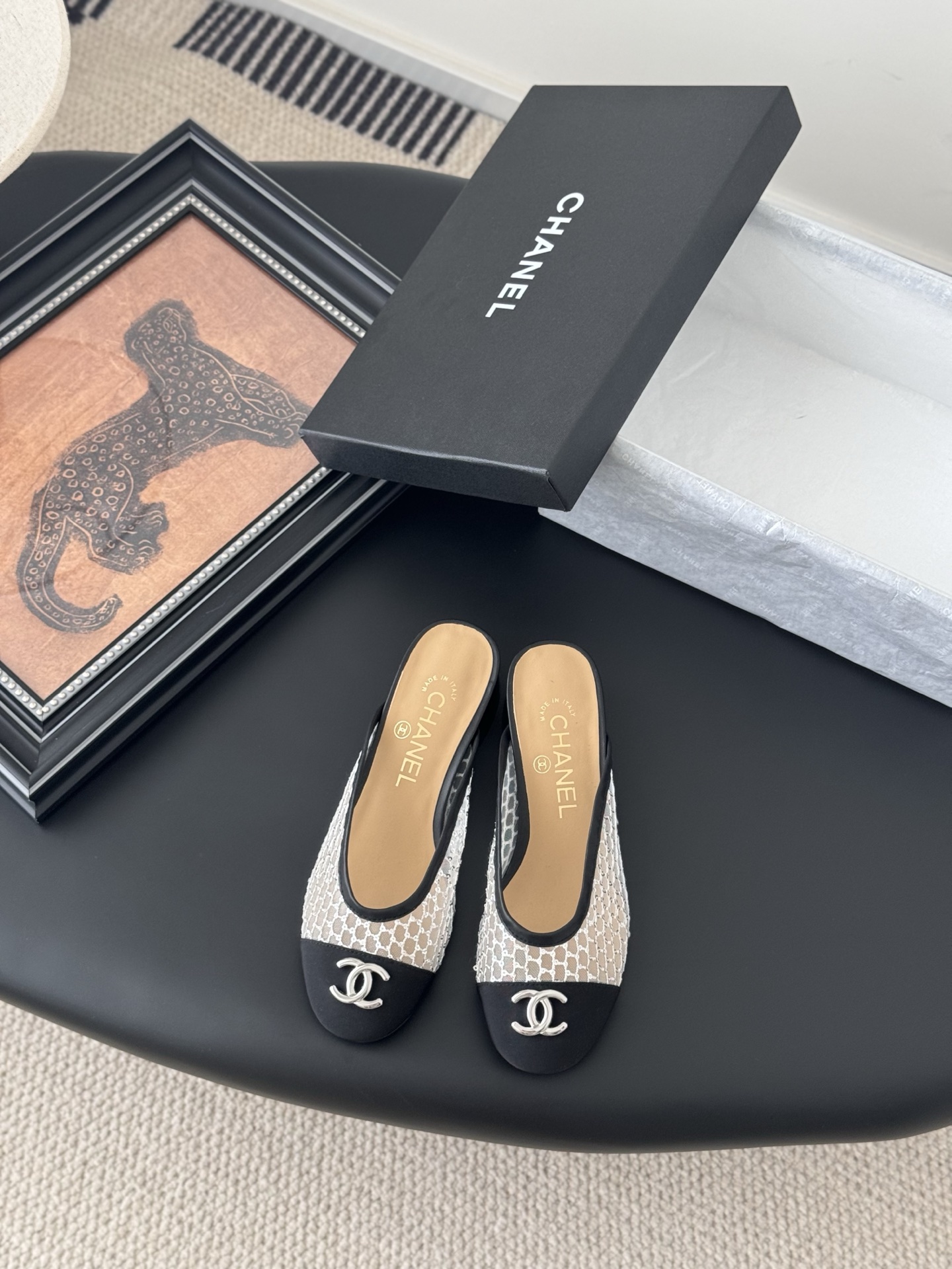 NO:265001,Chanel 25C new semi-trail series one-legged pedal series inner sheepskin leather big sole Size:35-39 40 fixed, semi-trail, chanel, sheepskin, Leather soles19860909Chanel 25C新款半拖系列 一脚蹬系列 内里羊皮 真皮大底 Size:35-39 40定,半拖,chanel,sheepskin,Leather soles,Women's Shoes