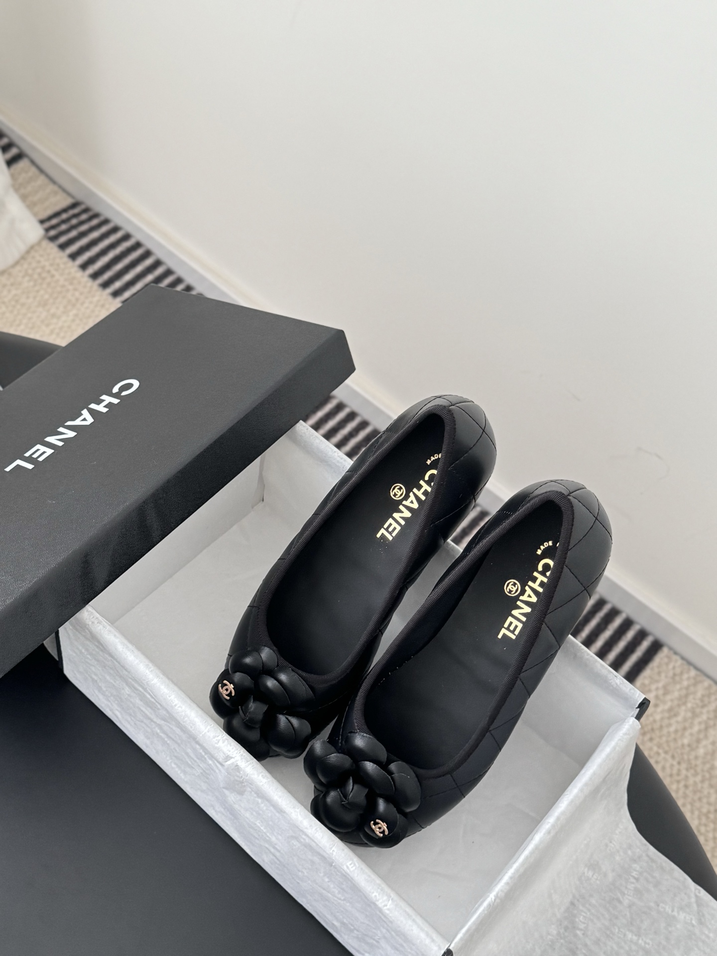 Chanel 25K Camellia Black Leather Ballet Flats Comfortable and Elegant 9 i1745772698273 8541 0 7