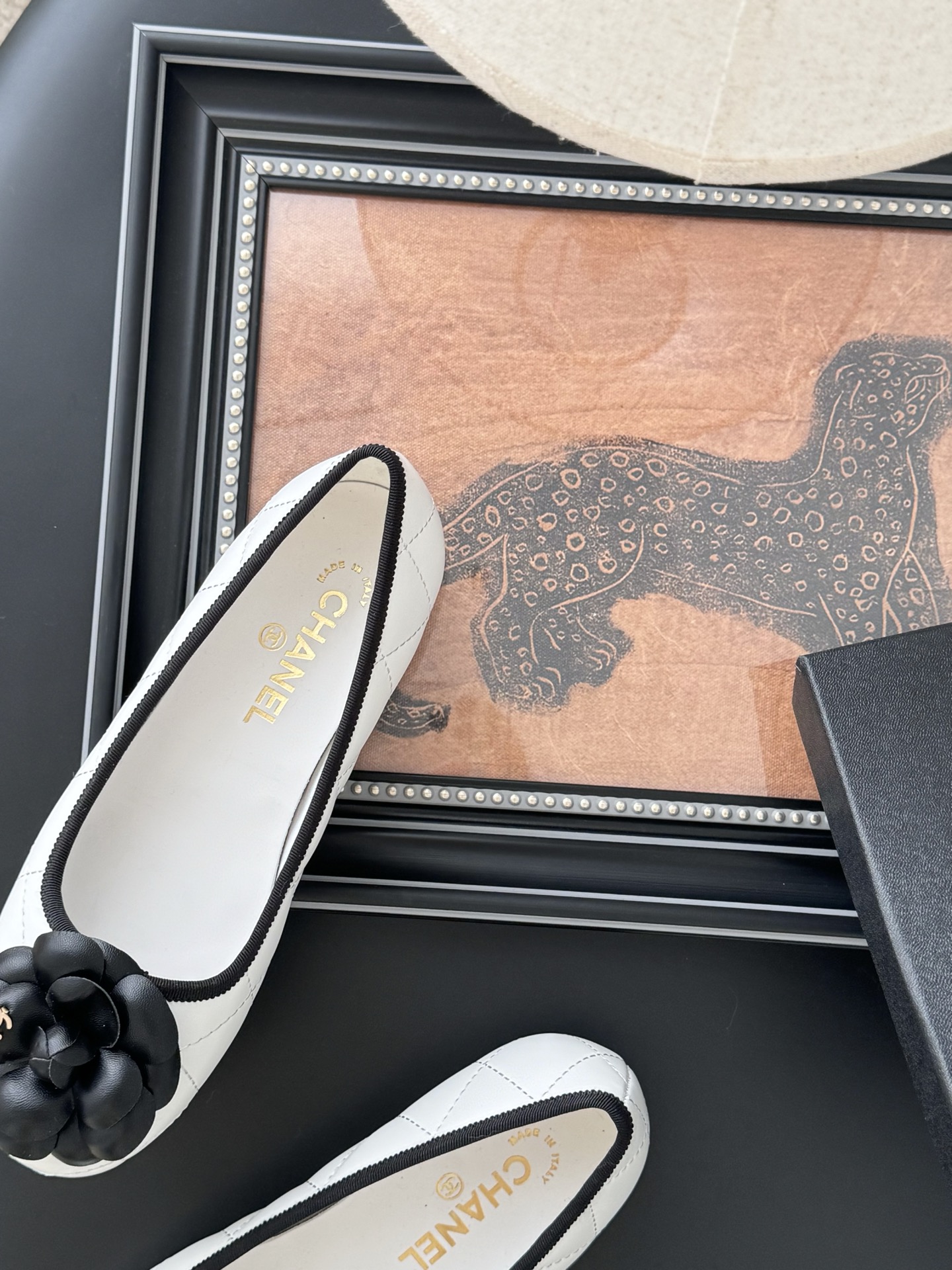 Chanel 25K Camellia Ballet Flats - Elegant Lambskin Leather Shoes 9 i1745772738977 802 0 7