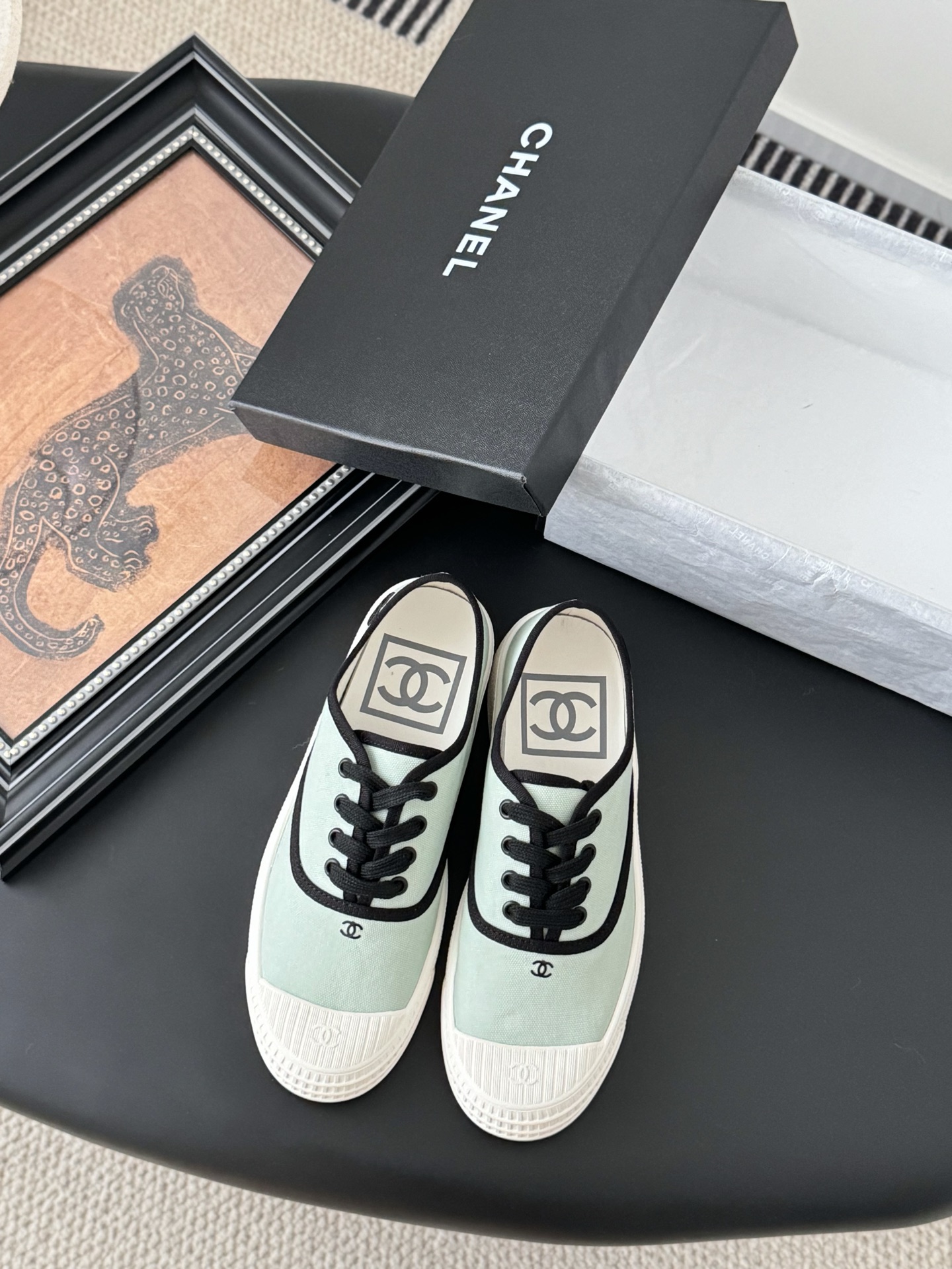 Chanel P620 小白鞋 - ヴィンテージ感溢れるデザイン