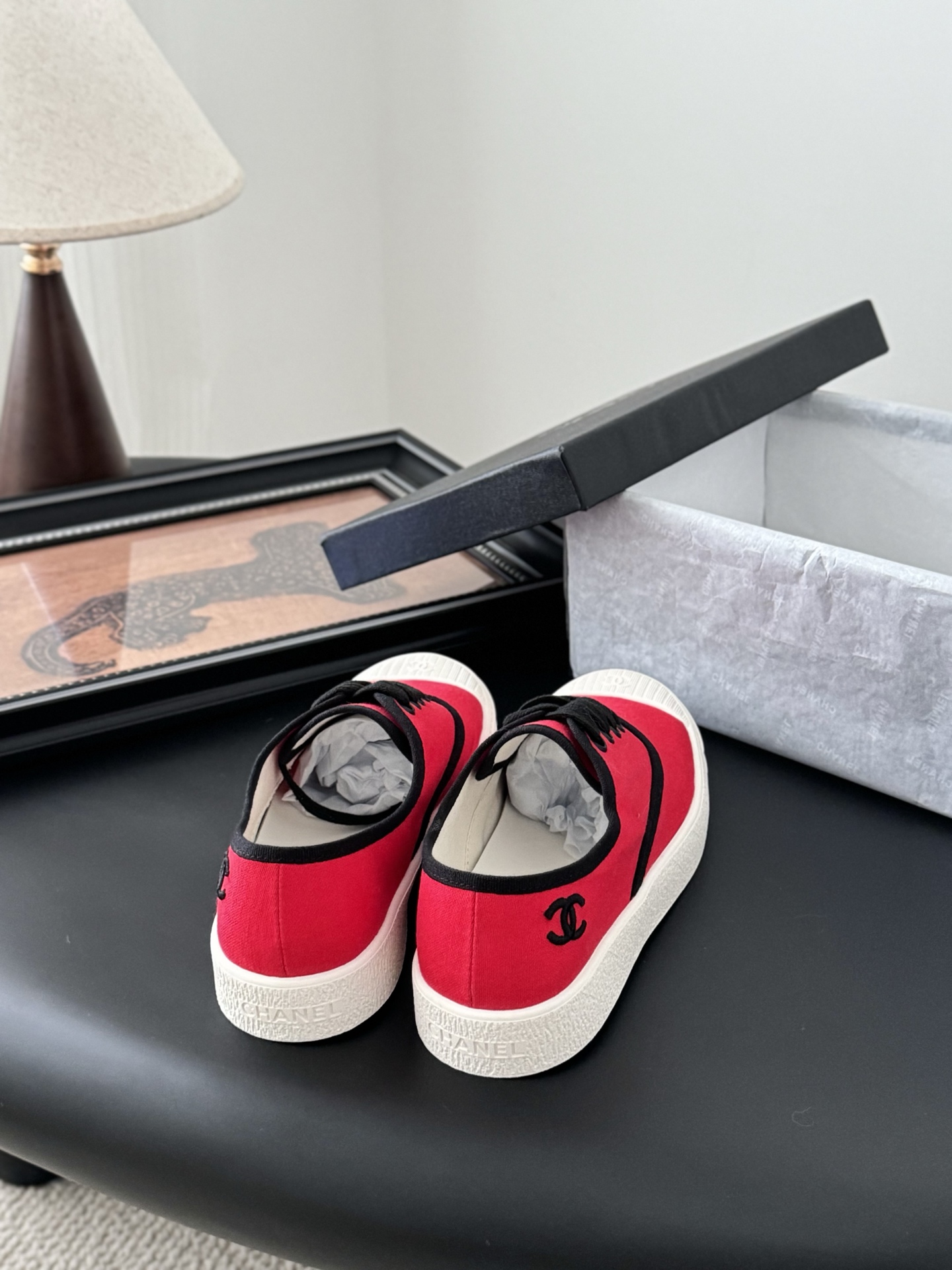Chanel P620 配白色飞机盒 Vintage感満載の小白鞋