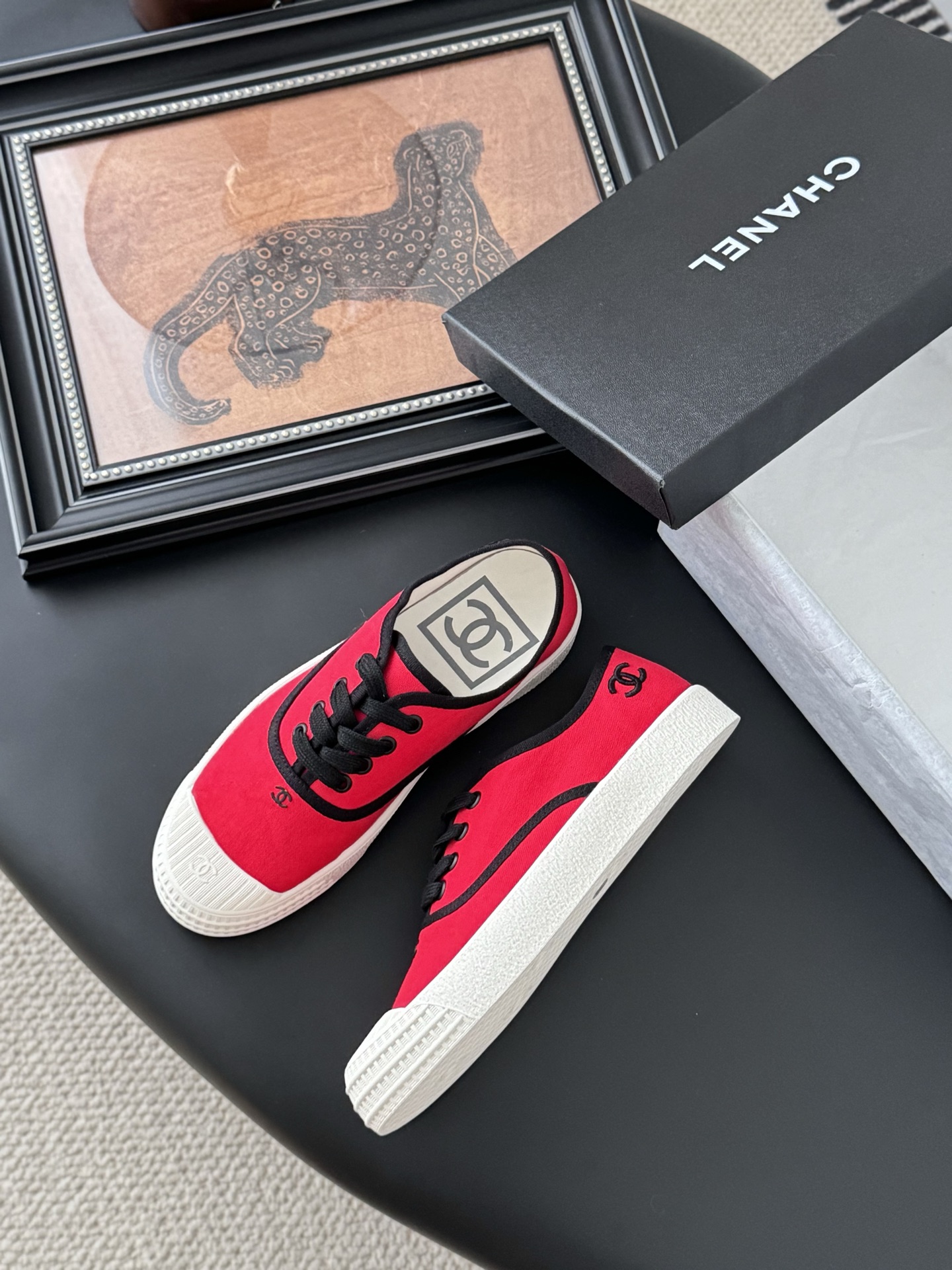 Chanel P620 配白色飞机盒 Vintage感満載の小白鞋