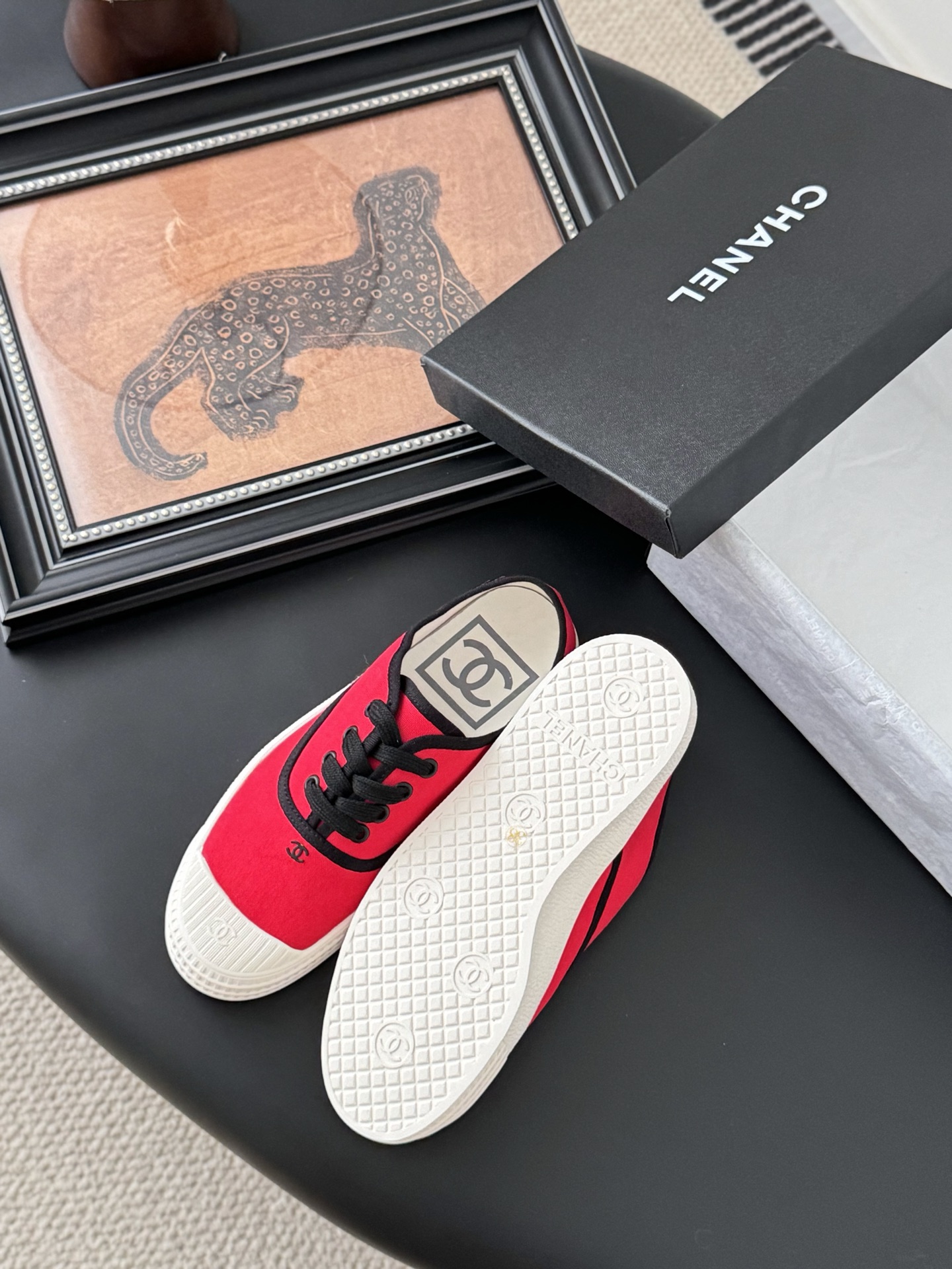 Chanel P620 配白色飞机盒 Vintage感満載の小白鞋