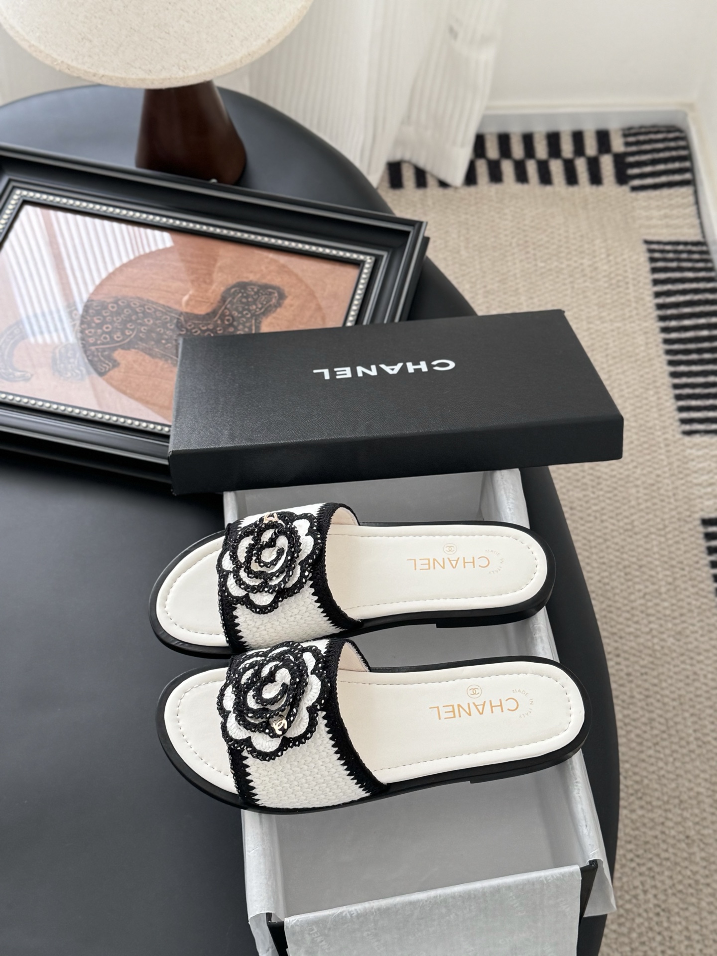Chanel 25K Camellia Knit Slides: Luxurious Comfort and Timeless Style 1 Chanel 25K Camellia Knit Slides: Luxurious Comfort and Timeless Style
