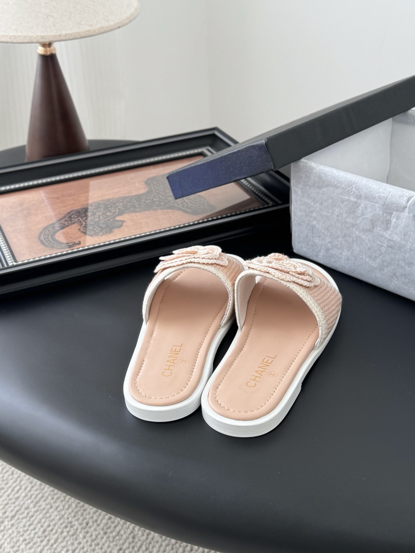 Chanel 25K Camellia Knit Sandals: Exquisite Design, Luxurious Comfort 5 i1746730412287 341 0 2