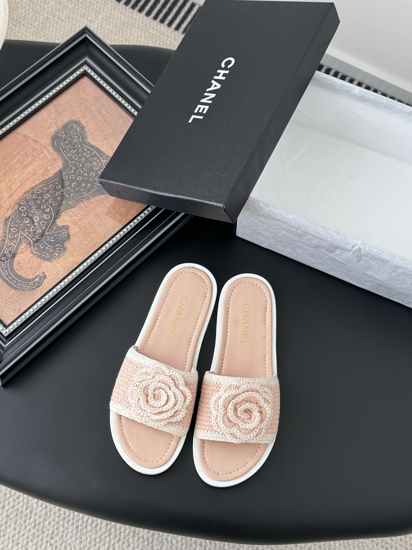 Chanel 25K Camellia Knit Sandals: Exquisite Design, Luxurious Comfort 3 i1746730412334 9397 0 0