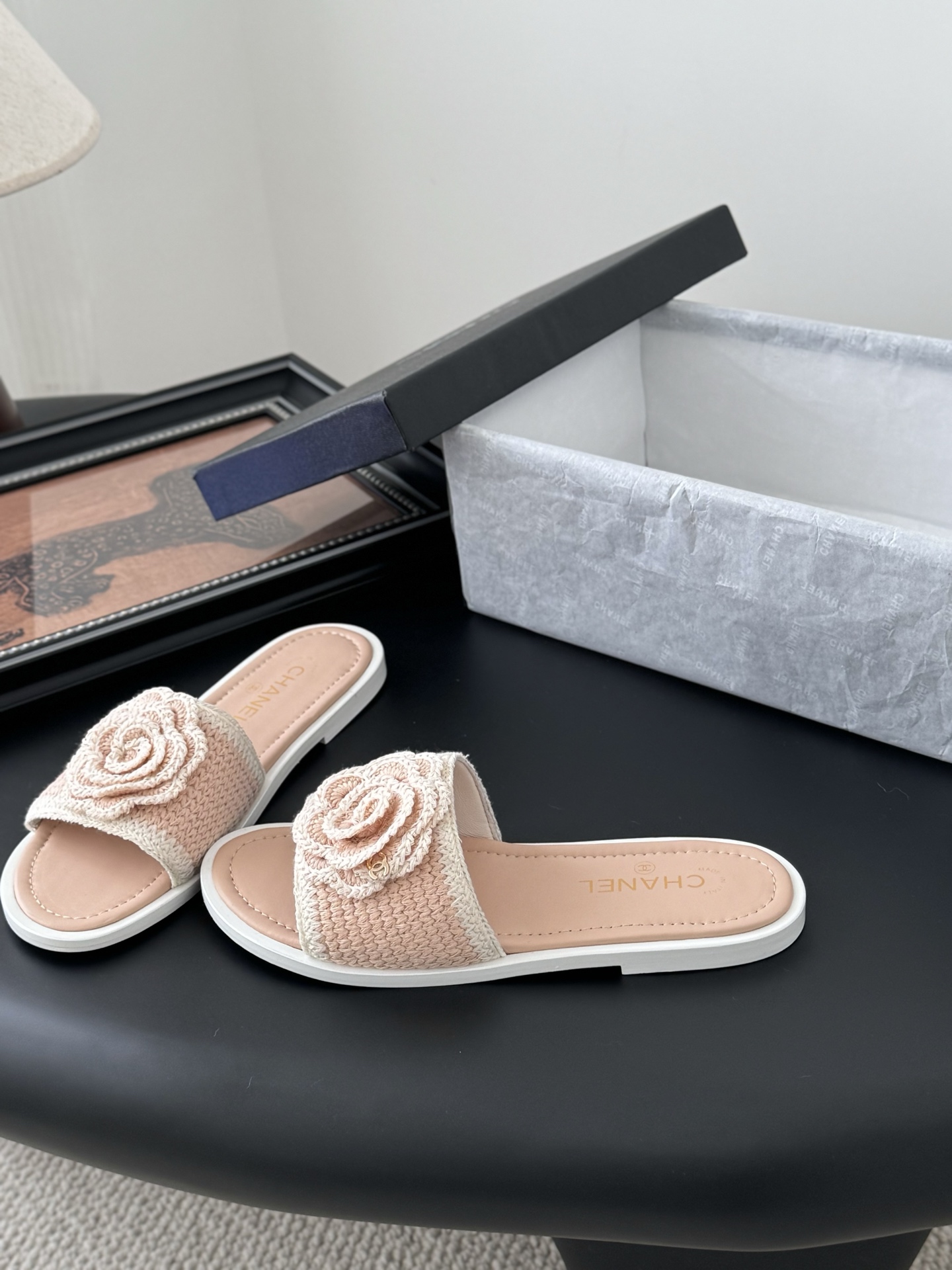 Chanel 25K Camellia Knit Sandals: Exquisite Design, Luxurious Comfort 4 i1746730413683 6389 0 1