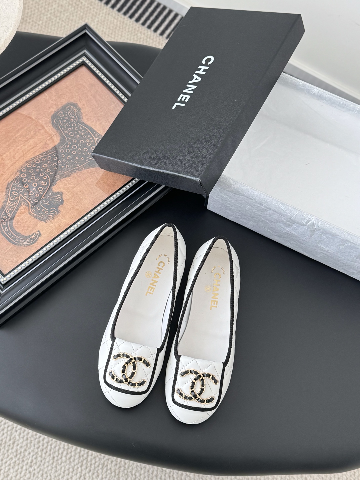 Chanel 25K Camellia White Leather Ballet Flats, Elegant and Comfortable 3 i1746730524561 6878 0 0