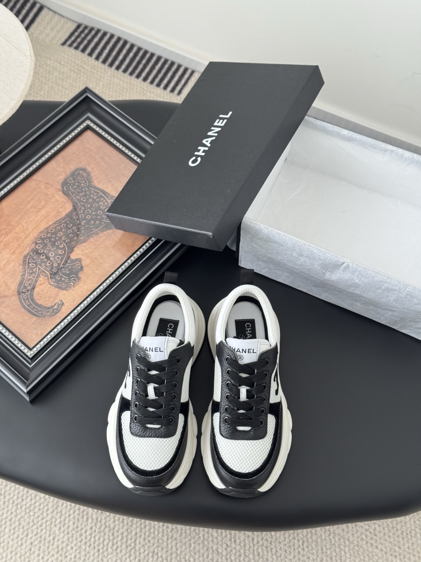 NO:391618,Chanel 25C new silver horn king sports and casual shoes, versatile white shoes, style matching will not go wrong, contrasting color matching is full of vitality, side imprint logo, foot very delicate, original custom upper material, original outsole Size: 35-40, dad shoes, chanel, alexander wang19860909Chanel 25C新款银角大王运动休闲鞋 百搭小白鞋 款式搭配不会出错 撞色搭配活力满满啊 侧面压印logo 上脚很秀气 鞋面原版定制材料 原版大底 Size:35-40,老爹鞋,chanel,alexander wang,Women's Shoes