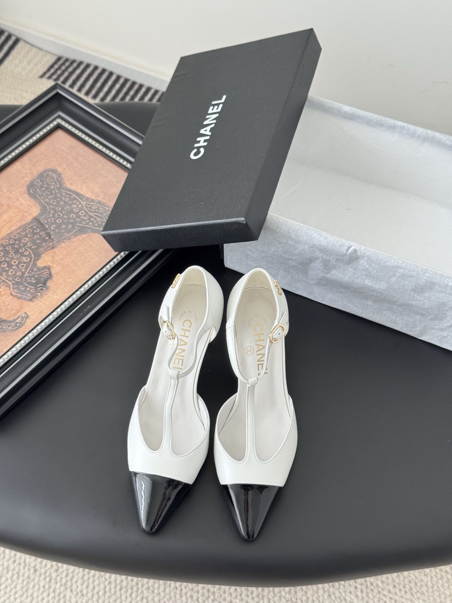 NO:407445,Chanel 25C new pointed-toe single shoes, beautiful Mary Jane series is hard not to love, leather upper, inner sheepskin, genuine leather outsole, original mold opening hardware Size: 35-39 Other sizes customized, high heels, sandals, chanel, sandals, mary jane, high heels, sheepskin, Leather soles19860909Chanel 25C新款尖头单鞋 绝美玛丽珍系列很难不爱 鞋面真皮 内里羊皮 真皮大底 原版开模五金 Size:35-39 其他码数定做,高跟鞋凉鞋,chanel,sandals,mary jane,high heels,sheepskin,Leather soles,Women's Shoes