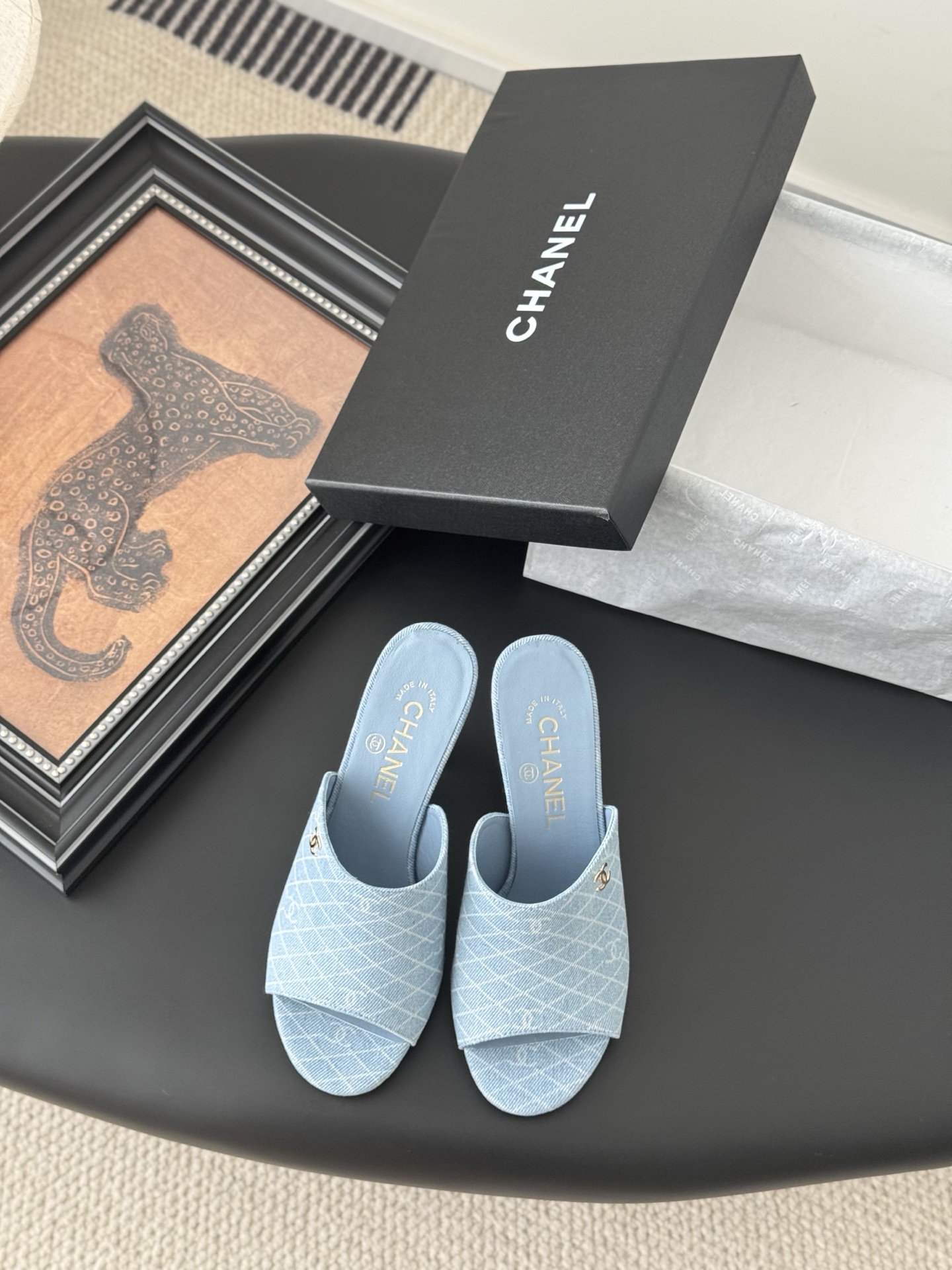 NO:407456,Chanel 25P new double C slippers Spring and summer new style, high version and high quality. Upper cowhide, footbed sheepskin, genuine leather outsole. Size:35-39 Other sizes customized, high heels slippers, chanel, high heels, slippers, cowhide, sheepskin, Leather soles19860909Chanel 25P新款双C拖鞋 春夏新款,高版本高品质. 鞋面牛皮,垫脚羊皮,真皮大底. Size:35-39 其他码数定做,高跟鞋拖鞋,chanel,high heels,slippers,cowhide,sheepskin,Leather soles,Women's Shoes