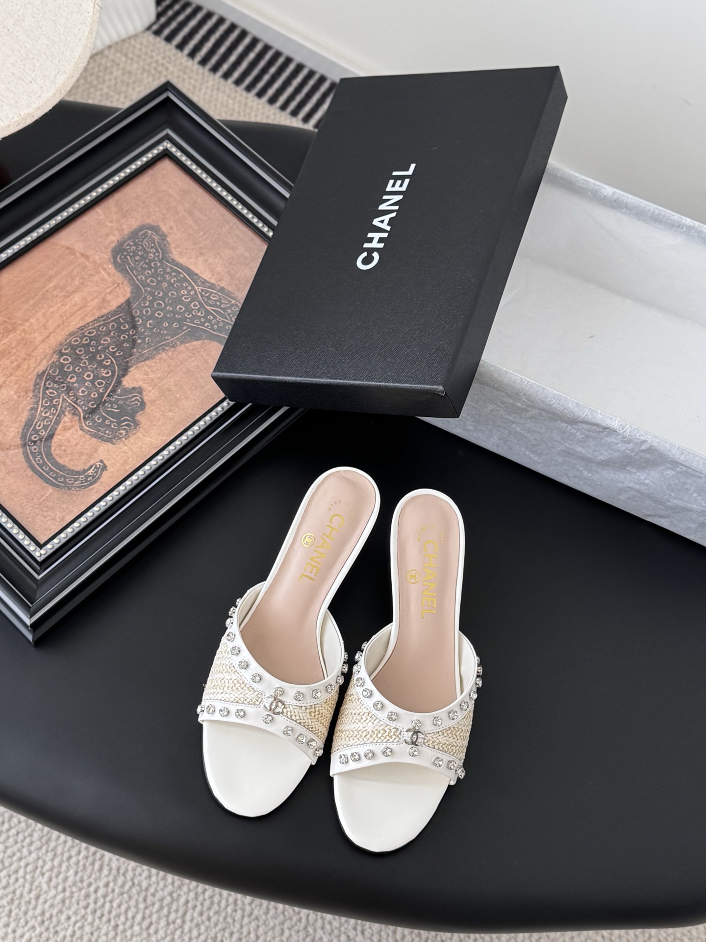 NO:408513,Chanel 25P new double C slippers Spring and summer new style, high version and high quality. Upper cowhide, footbed sheepskin, genuine leather outsole. Size:35-39 Other sizes customized, high heels slippers, chanel, high heels, slippers, cowhide, sheepskin, Leather soles19860909Chanel 25P新款双C拖鞋 春夏新款,高版本高品质. 鞋面牛皮,垫脚羊皮,真皮大底. Size:35-39 其他码数定做,高跟鞋拖鞋,chanel,high heels,slippers,cowhide,sheepskin,Leather soles,Women's Shoes