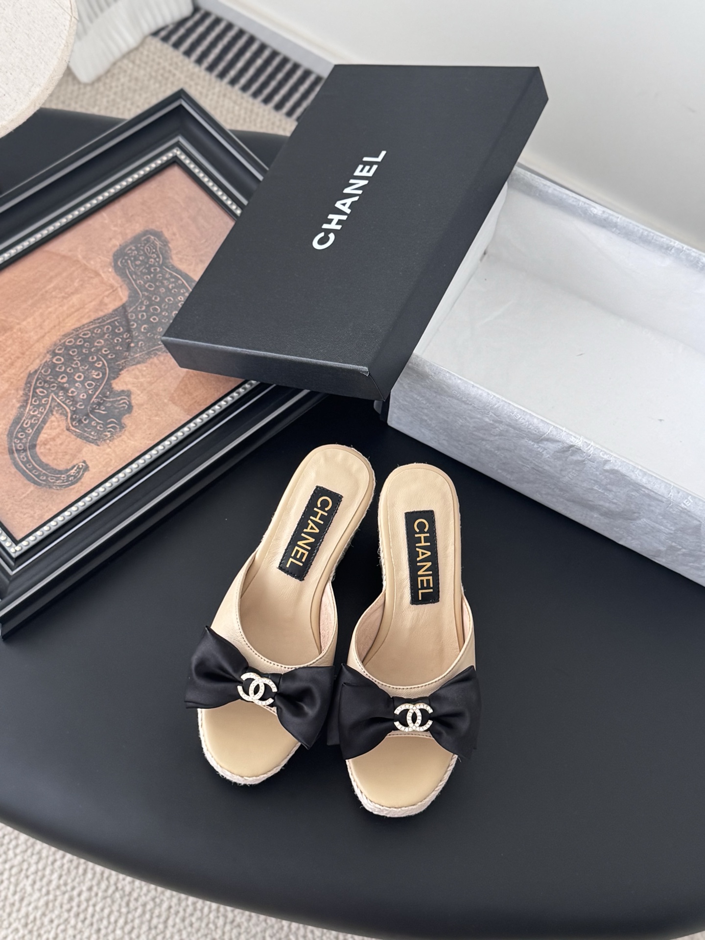 NO:408848,Chanel 25P new waterproof platform slippers cowhide upper inner sheepskin original outsole Size:35-39 Other sizes customized, slippers, chanel, slippers, cowhide, sheepskin19860909Chanel 25P新款防水台拖鞋 牛皮鞋面 内里羊皮 原版大底 Size:35-39 其他码数定做,拖鞋,chanel,slippers,cowhide,sheepskin,Women's Shoes