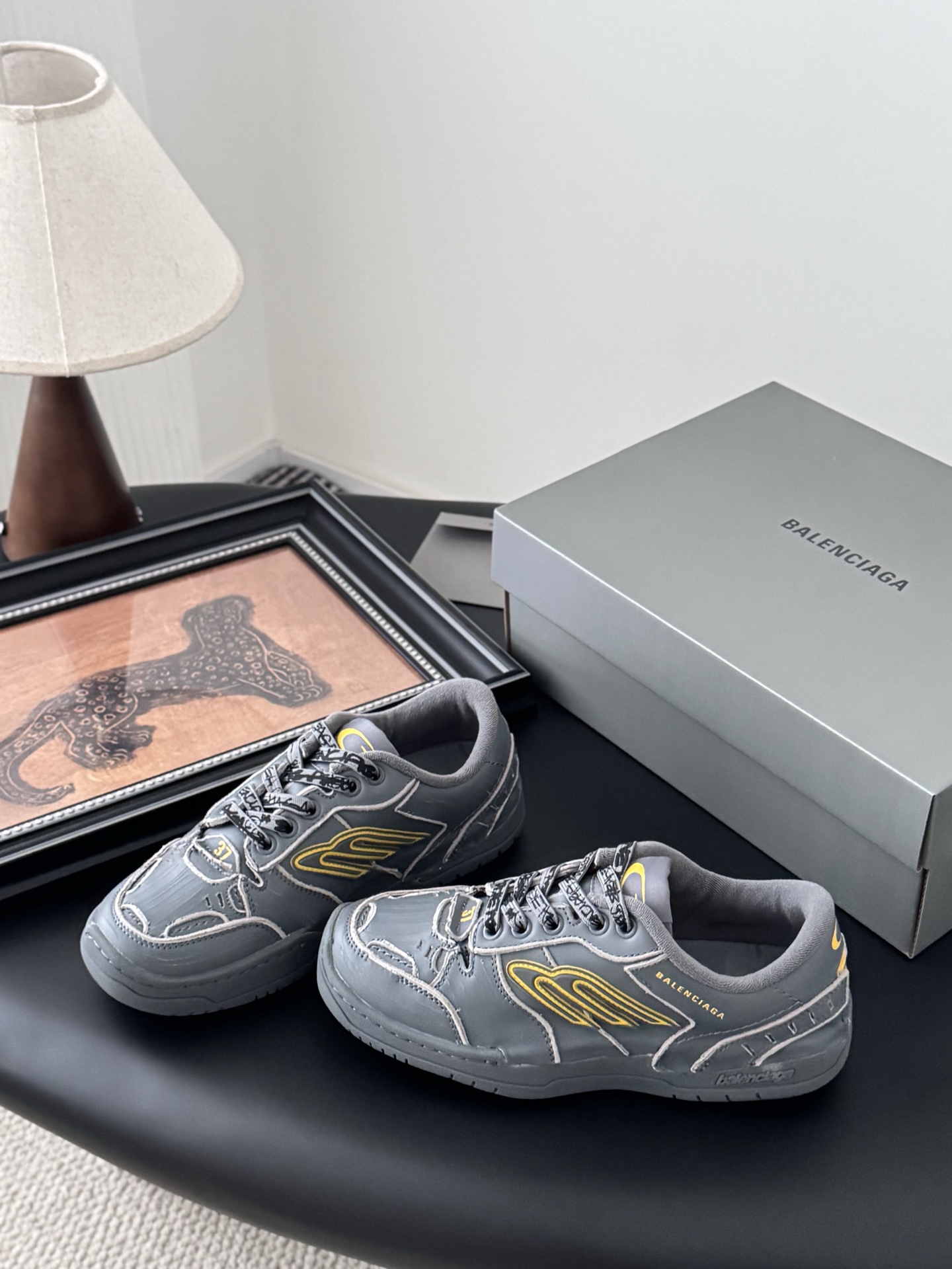 Title: Balenciaga Hamptons Leisure Shoes Review Summary: Balenciaga P888 Hamptons leisure shoes with cool design, graffiti, and sizes 35-44. - 图片 1