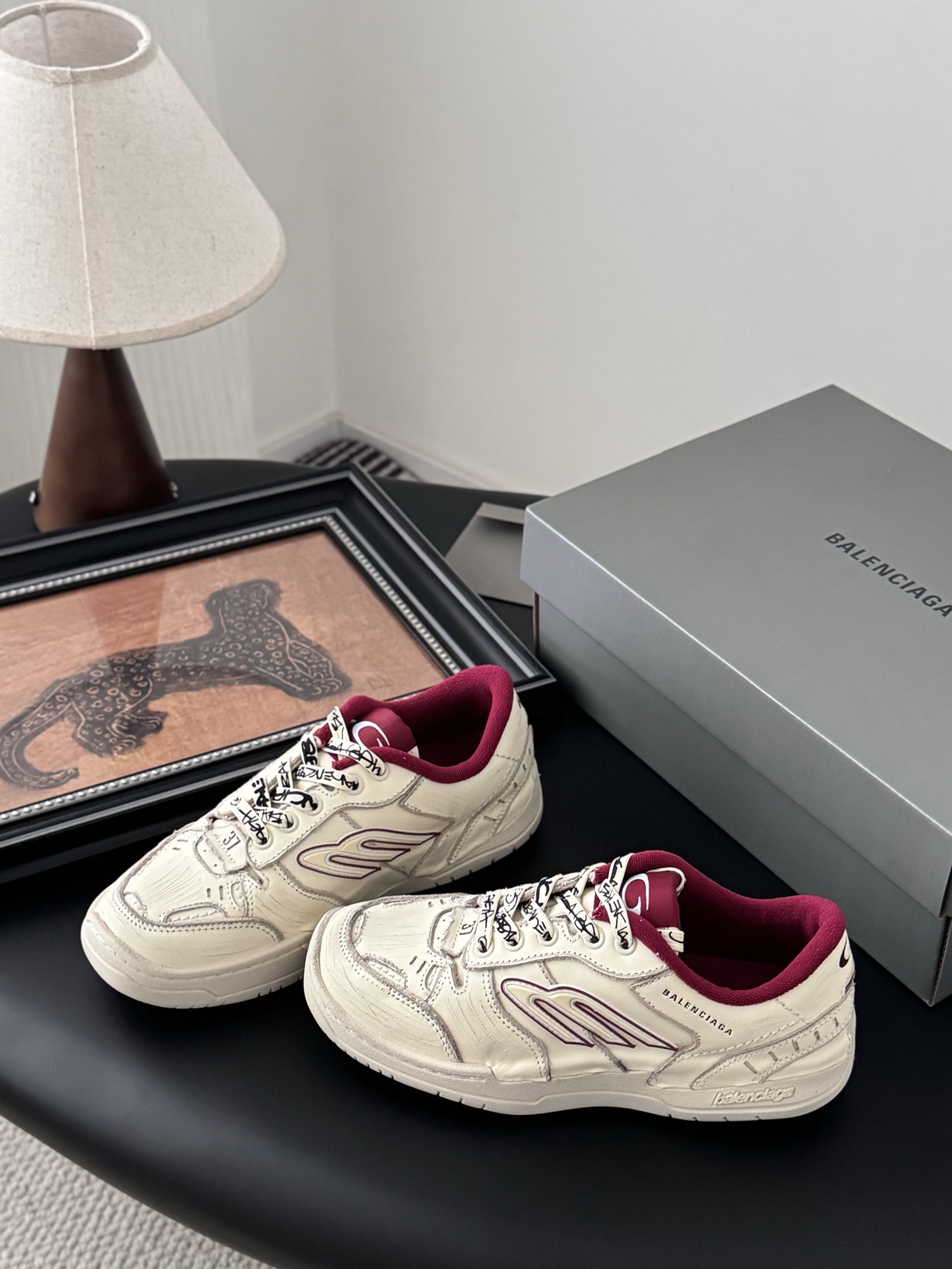 Balenciaga Hamptons Leisure Shoes: Stylish Design with Graffiti Details, Sizes 35-44 - 图片 1
